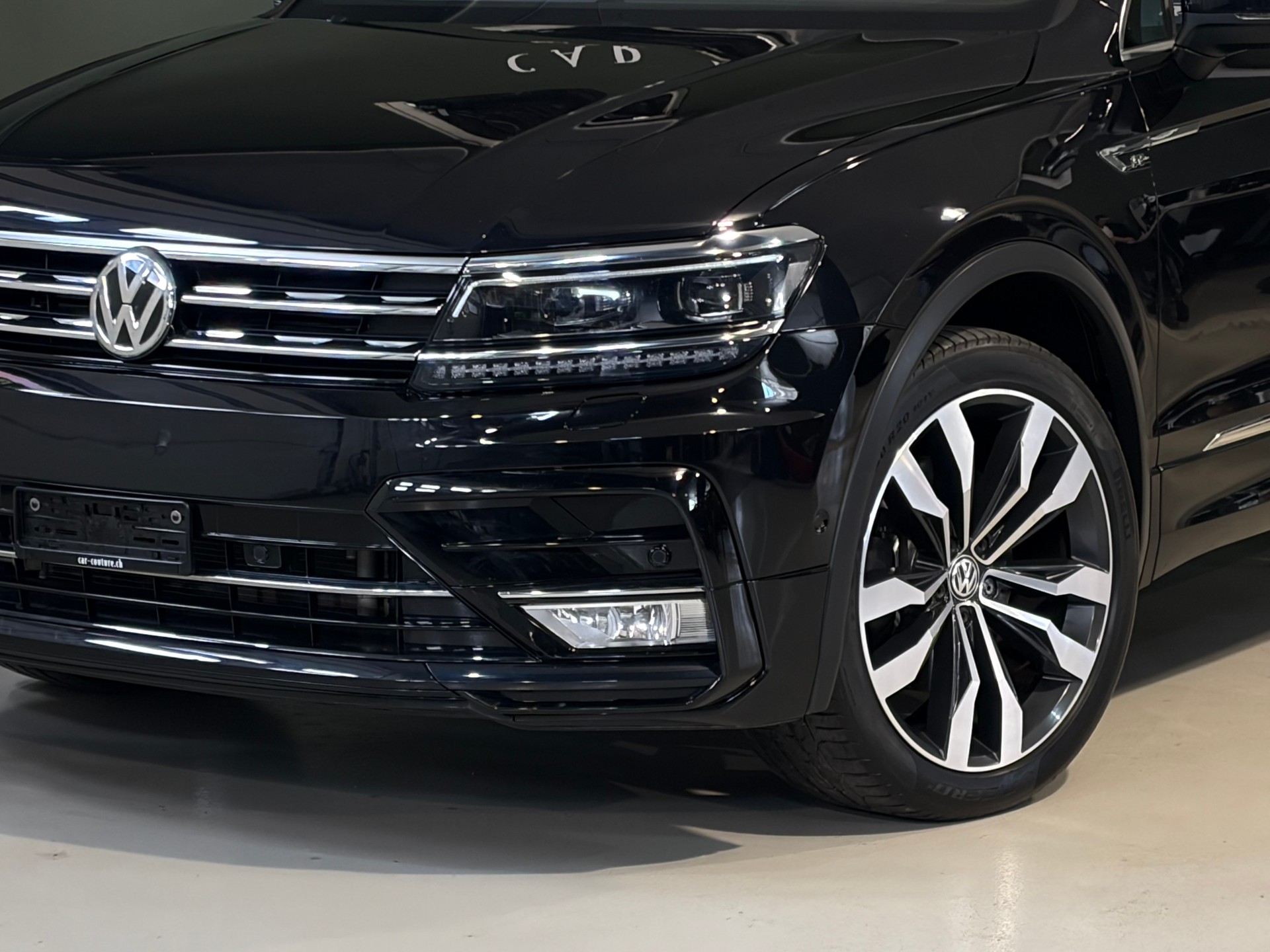 VW Tiguan 2.0TSI Highline 4Motion DSG***R-Line***-image-1
