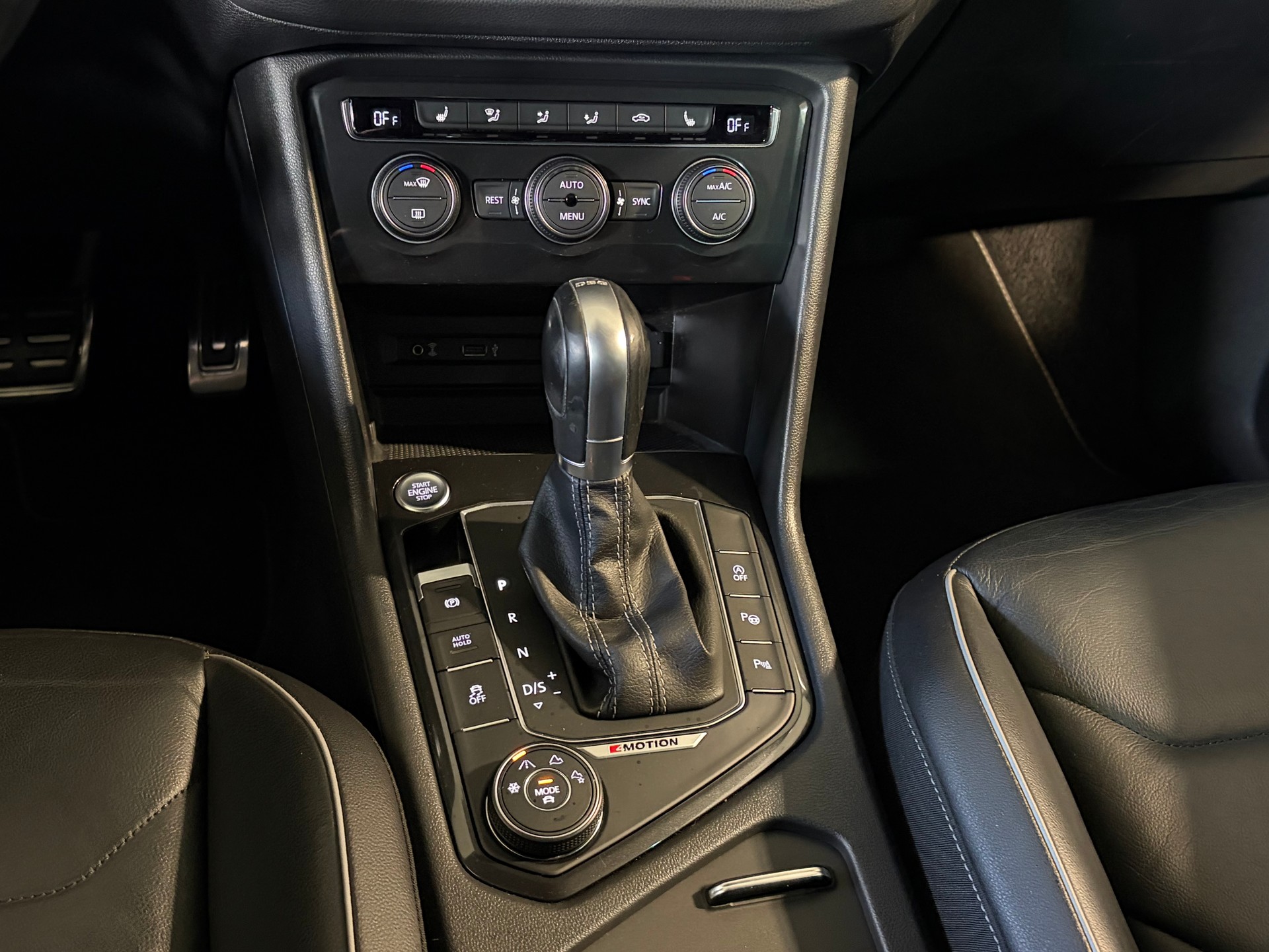 VW Tiguan 2.0TSI Highline 4Motion DSG***R-Line***-image-26