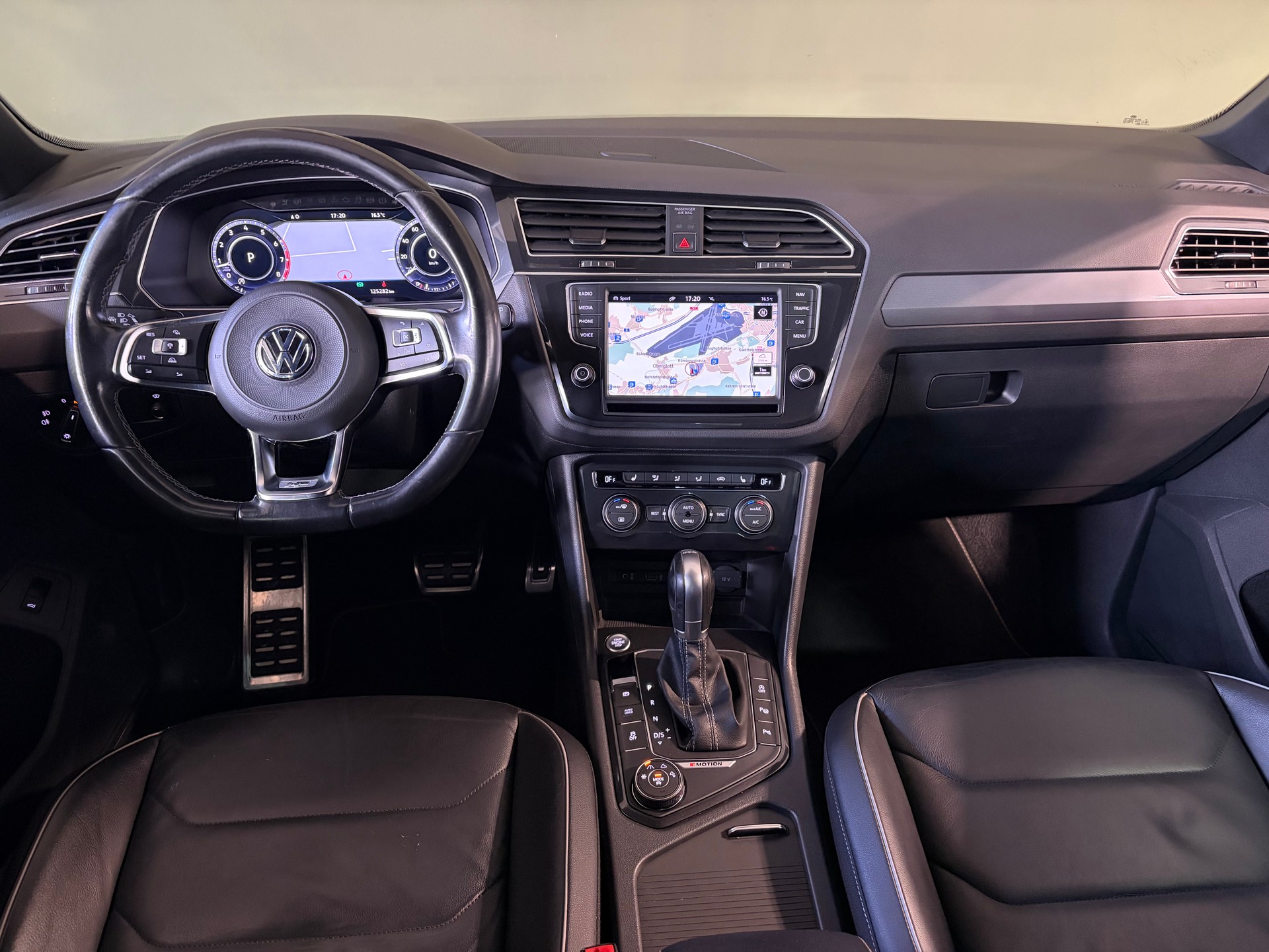 VW Tiguan 2.0TSI Highline 4Motion DSG***R-Line***-image-18