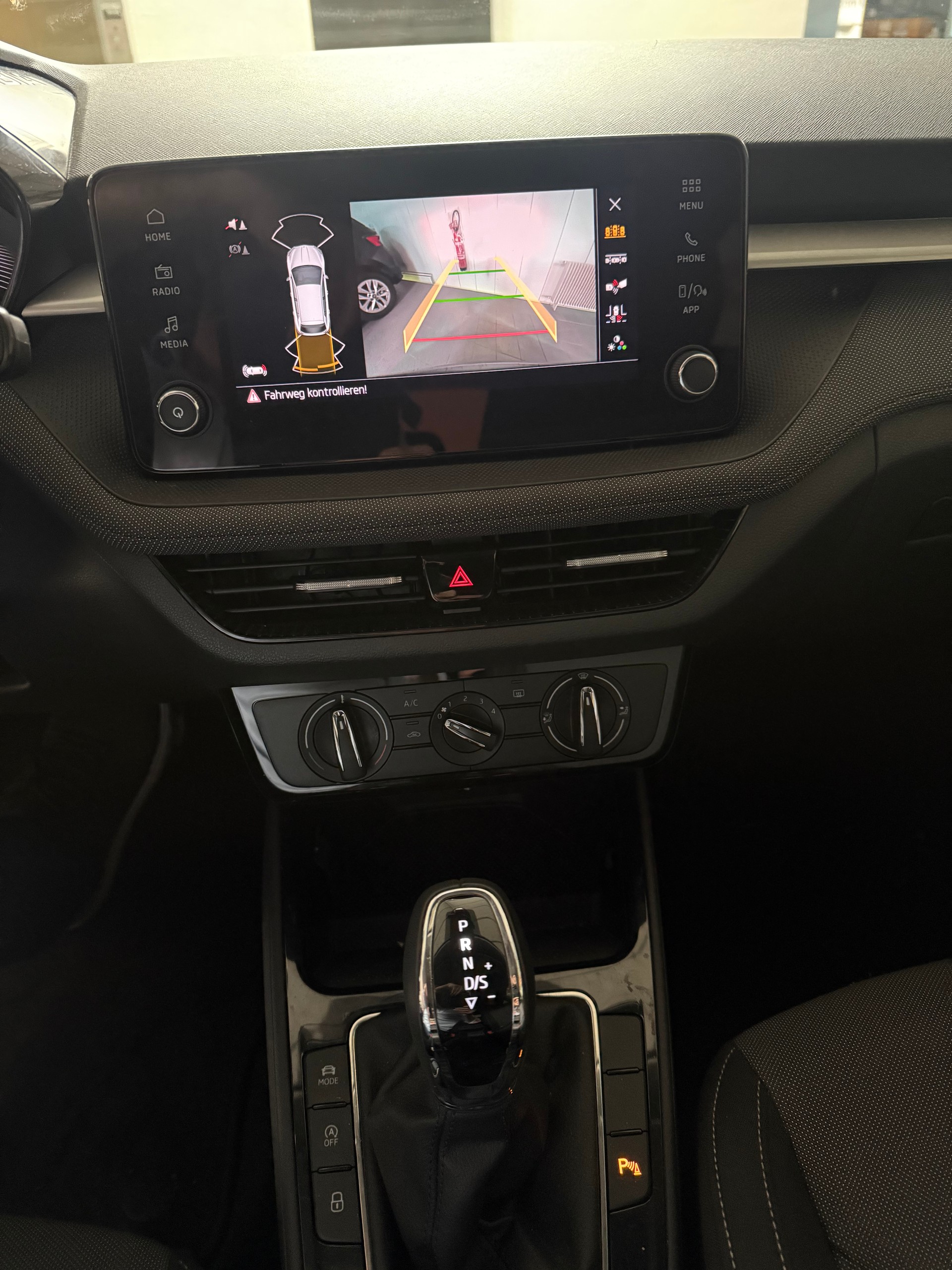 SKODA Fabia 1.0 TSI Dynamic DSG-image-19