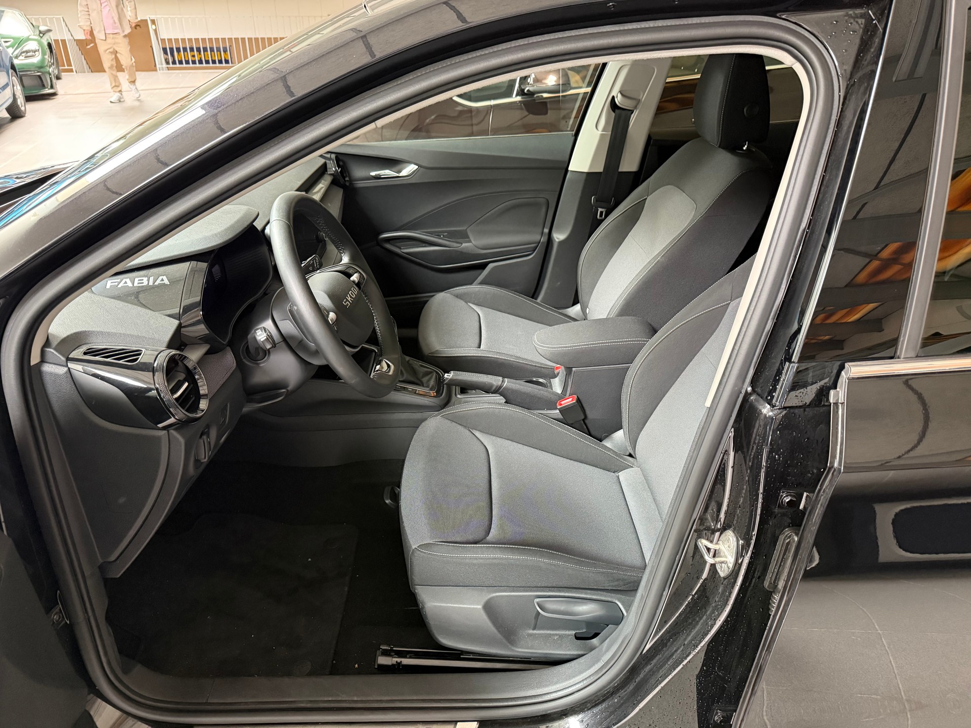 SKODA Fabia 1.0 TSI Dynamic DSG-image-10