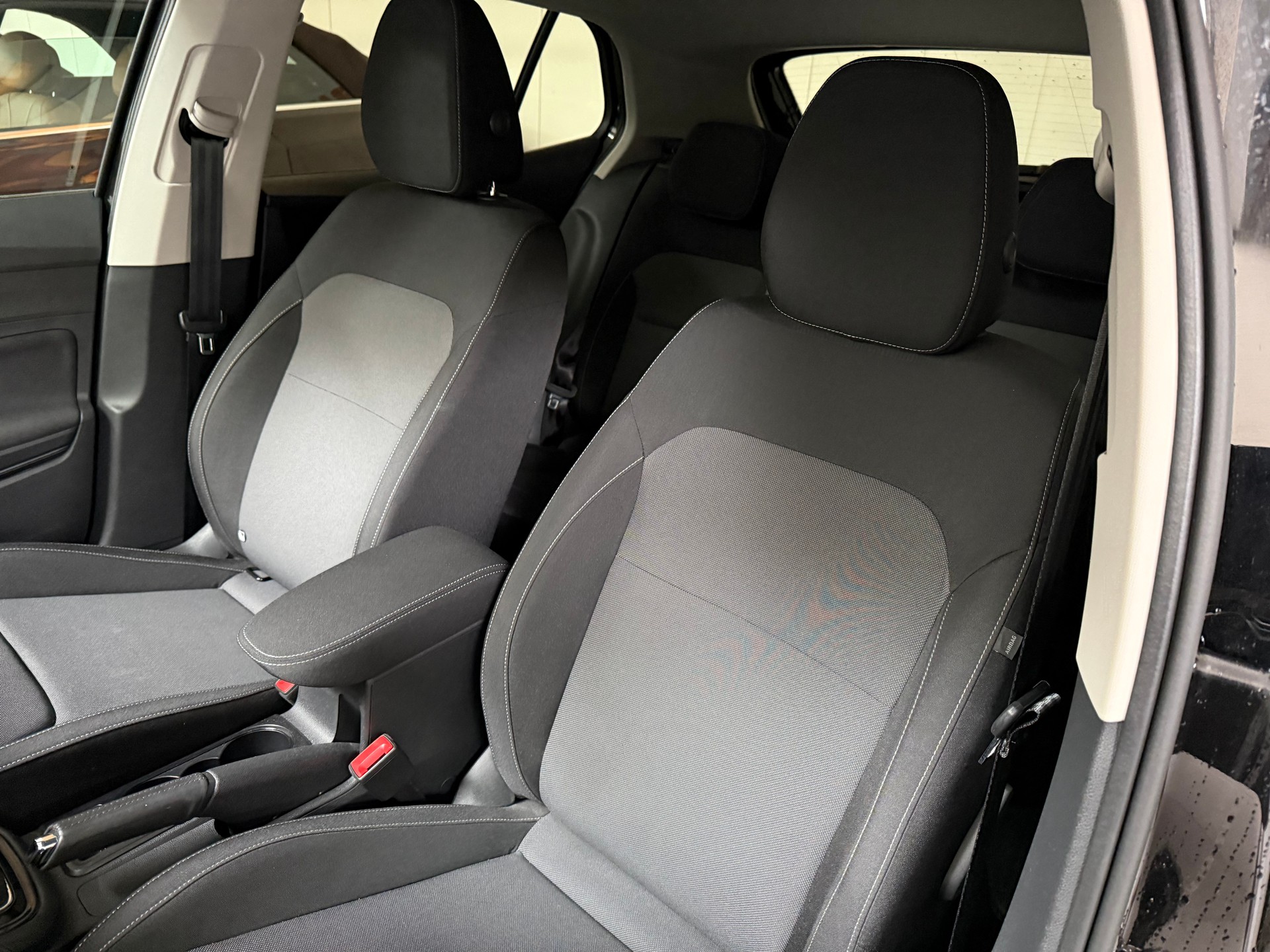 SKODA Fabia 1.0 TSI Dynamic DSG-image-12