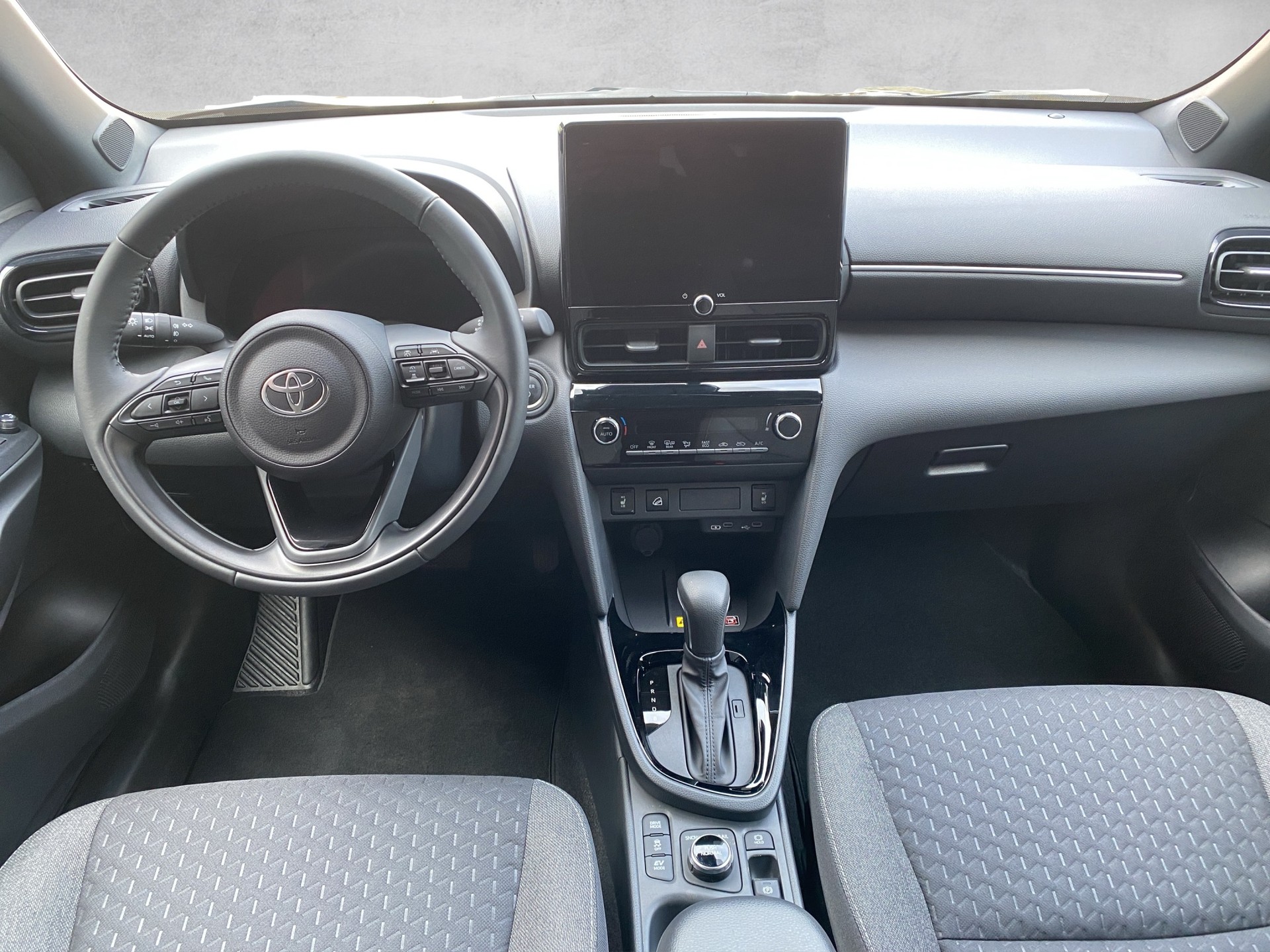 TOYOTA Yaris Cross 1.5 Trend AWDi e-CVT-image-9