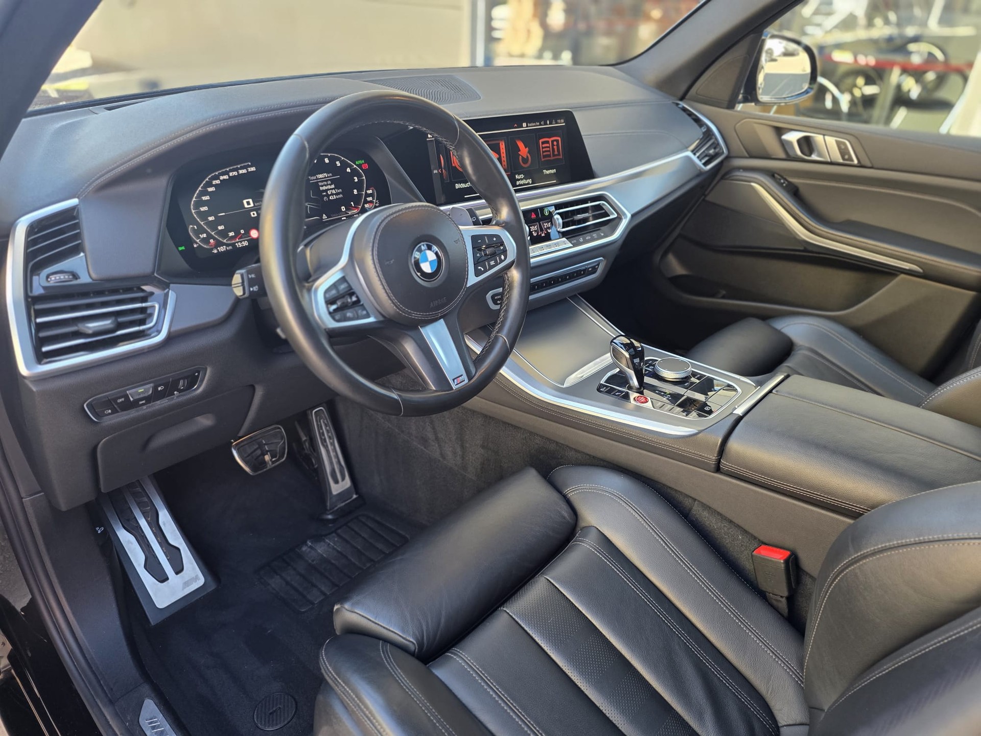 BMW X5 xDrive 48V 30d M Sport ** BLACK EDITION - ASSIZENT PAKET -PANORMA - DISZANSCHEIBEN -FRONT LIPPE - SOFT LOSE - ADAPRIVE LED **-image-8
