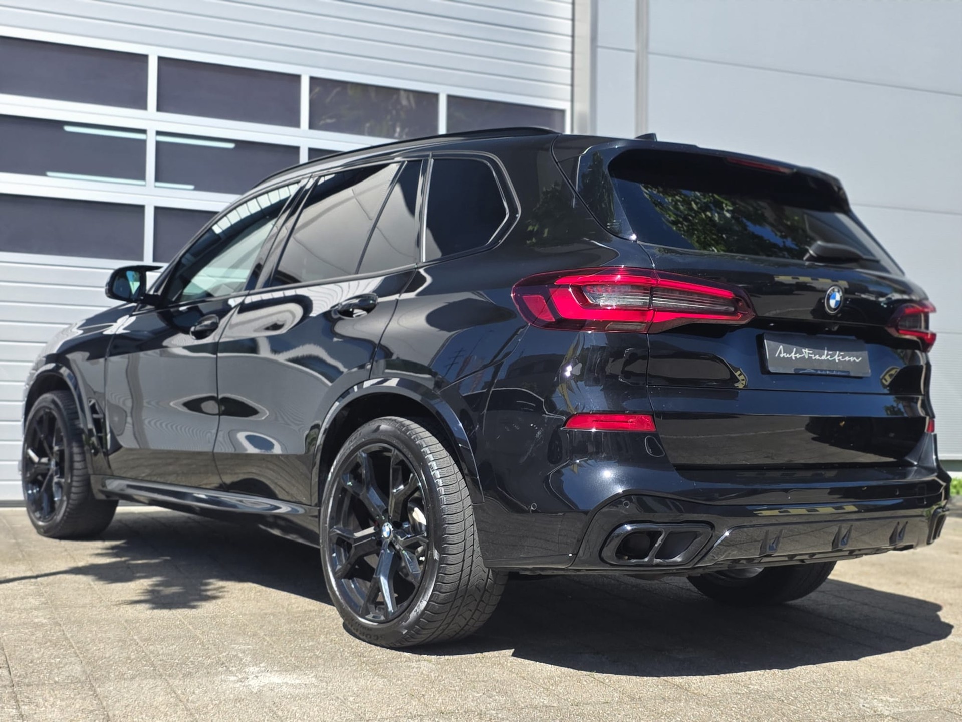 BMW X5 xDrive 48V 30d M Sport ** BLACK EDITION - ASSIZENT PAKET -PANORMA - DISZANSCHEIBEN -FRONT LIPPE - SOFT LOSE - ADAPRIVE LED **-showroom-element-1