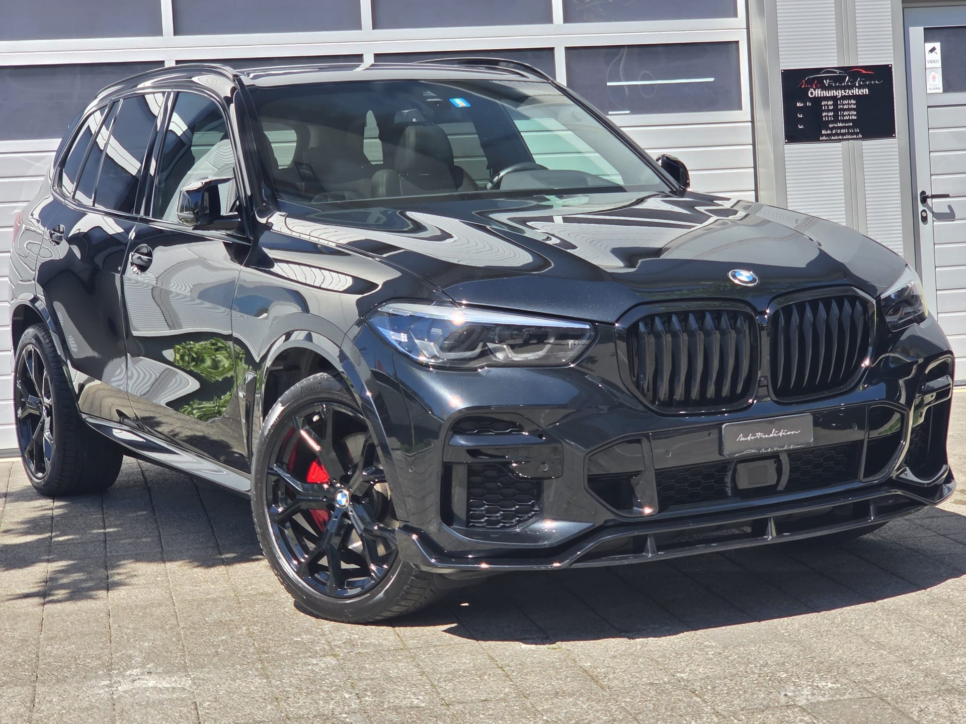 BMW X5 xDrive 48V 30d M Sport ** BLACK EDITION - ASSIZENT PAKET -PANORMA - DISZANSCHEIBEN -FRONT LIPPE - SOFT LOSE - ADAPRIVE LED **