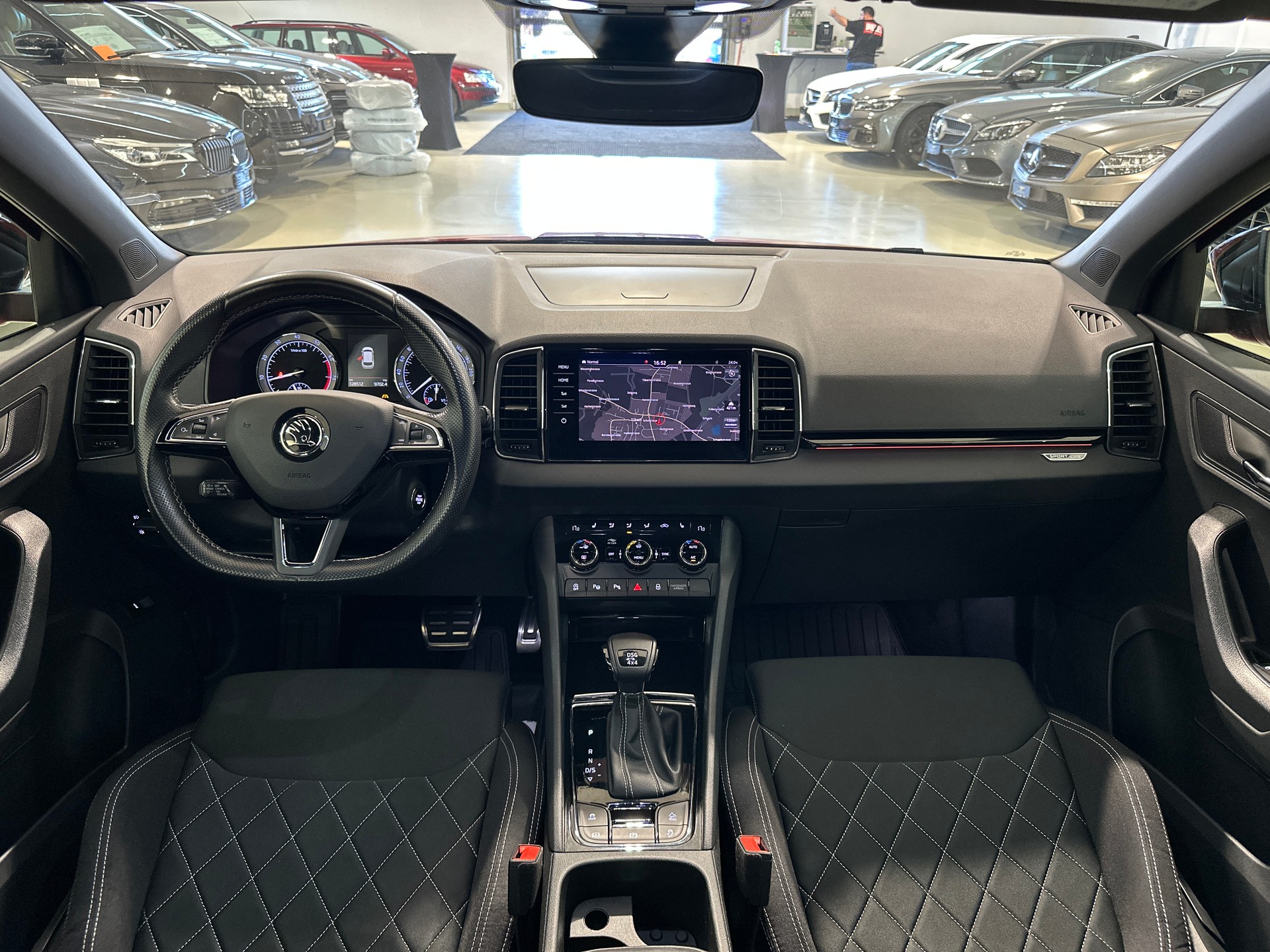SKODA Karoq 2.0 TSI SportLine 4x4 DSG-image-13