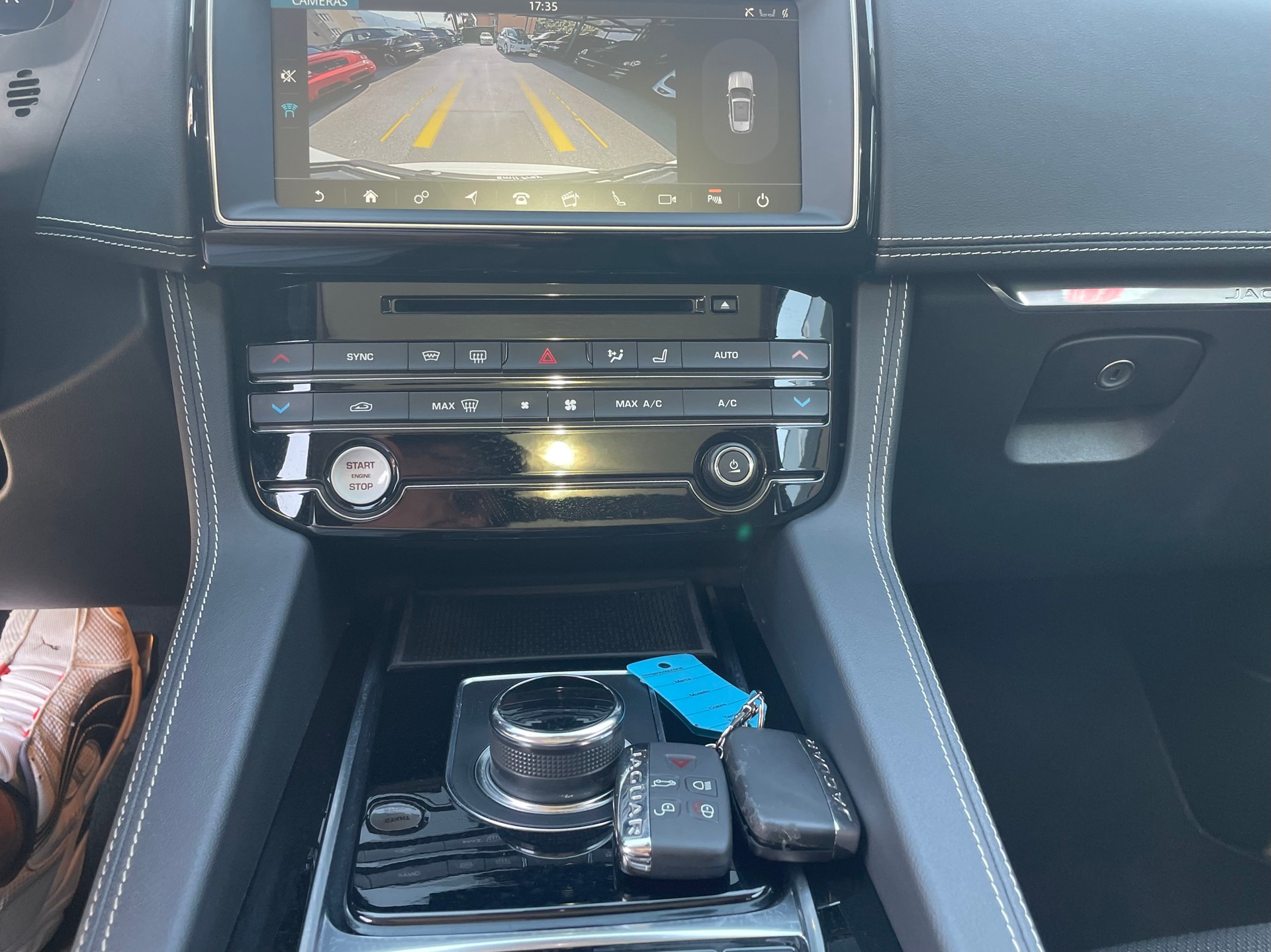 JAGUAR F-Pace 25t 2.0 R-Sport AWD Automatik-image-3