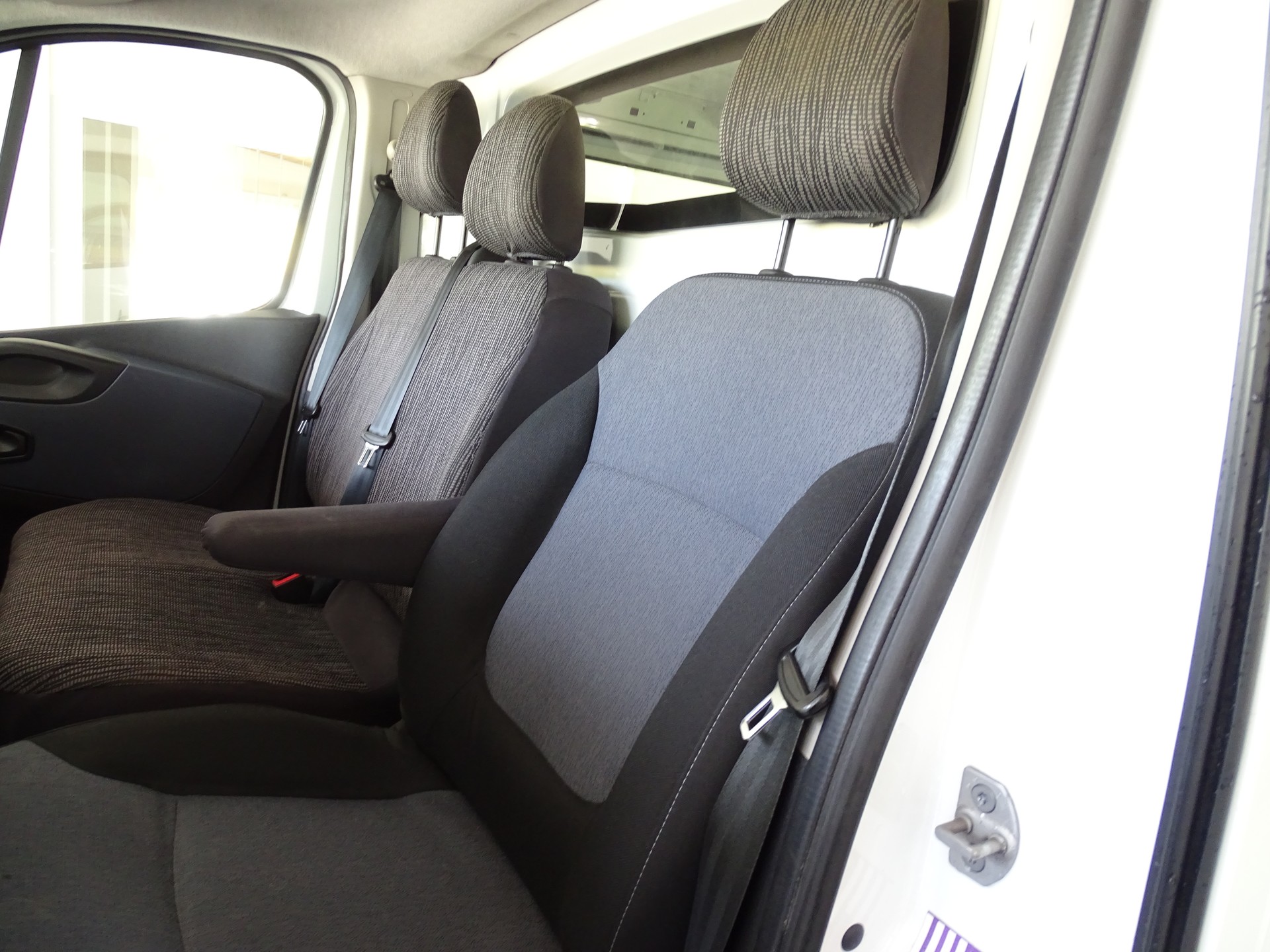 OPEL Vivaro 1.6 BiTurbo CDTI ecoFLEX 2.9t L1H1-image-5