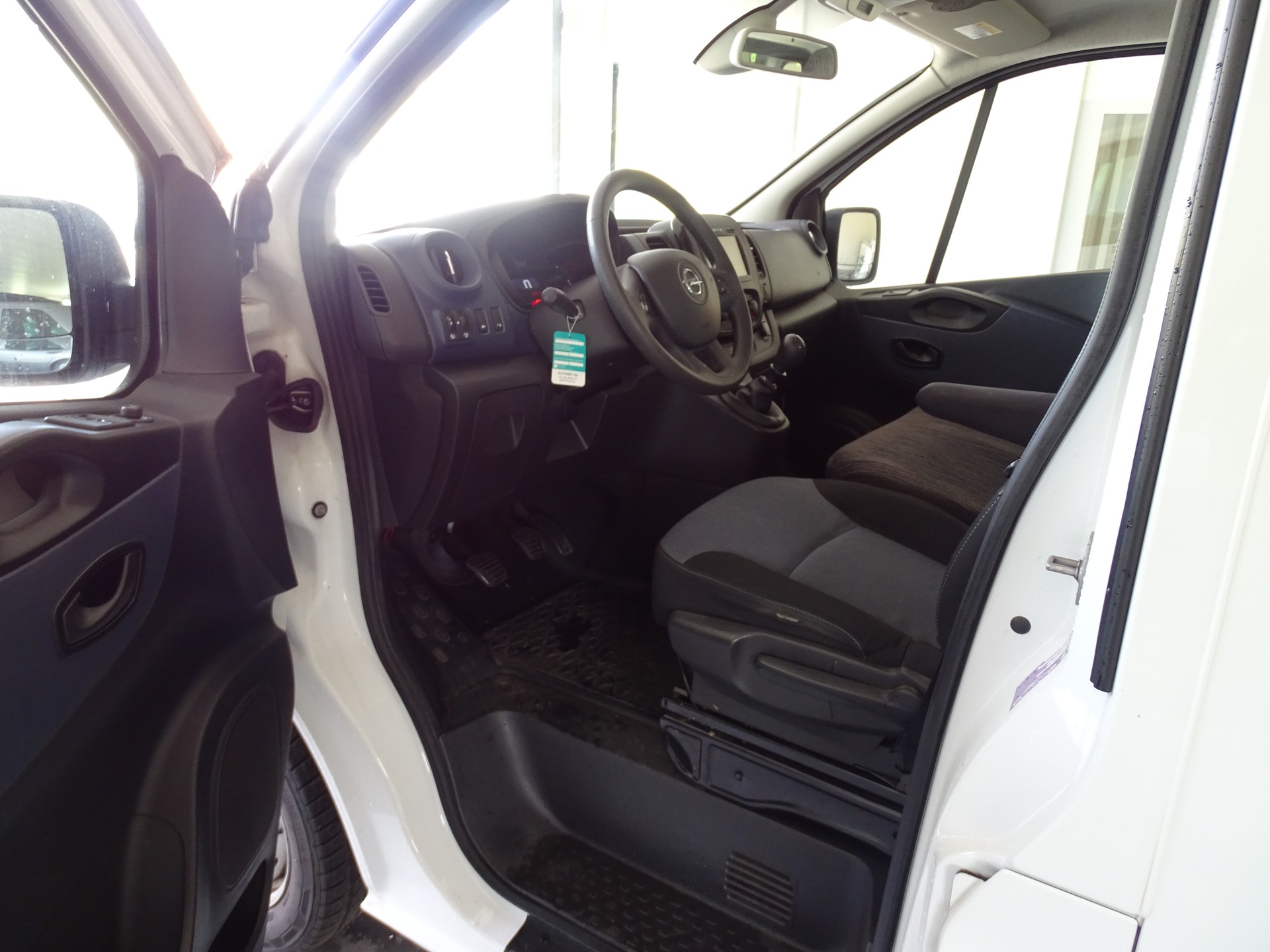 OPEL Vivaro 1.6 BiTurbo CDTI ecoFLEX 2.9t L1H1-image-4