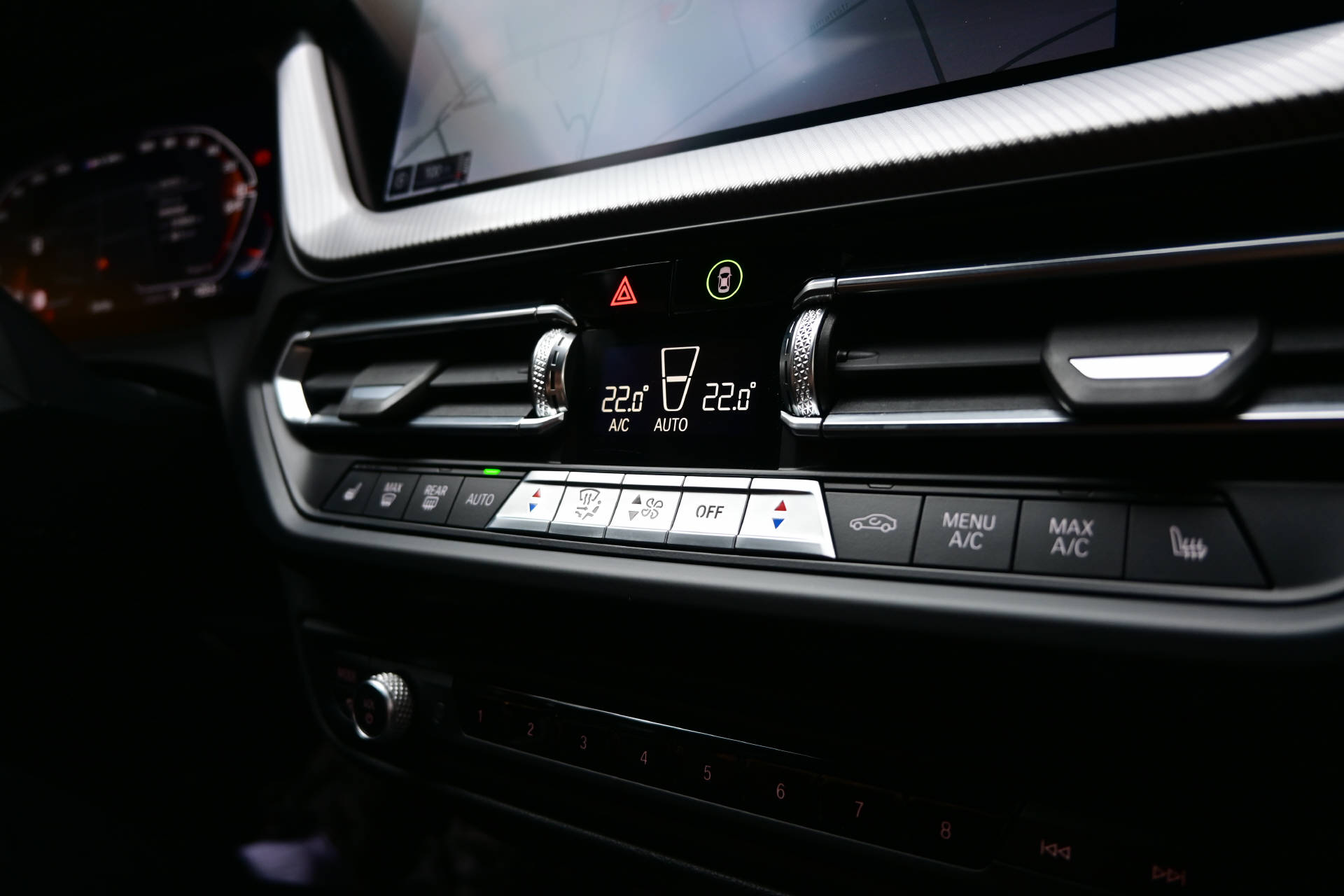 BMW M135i xDrive **M-Performance**-image-12