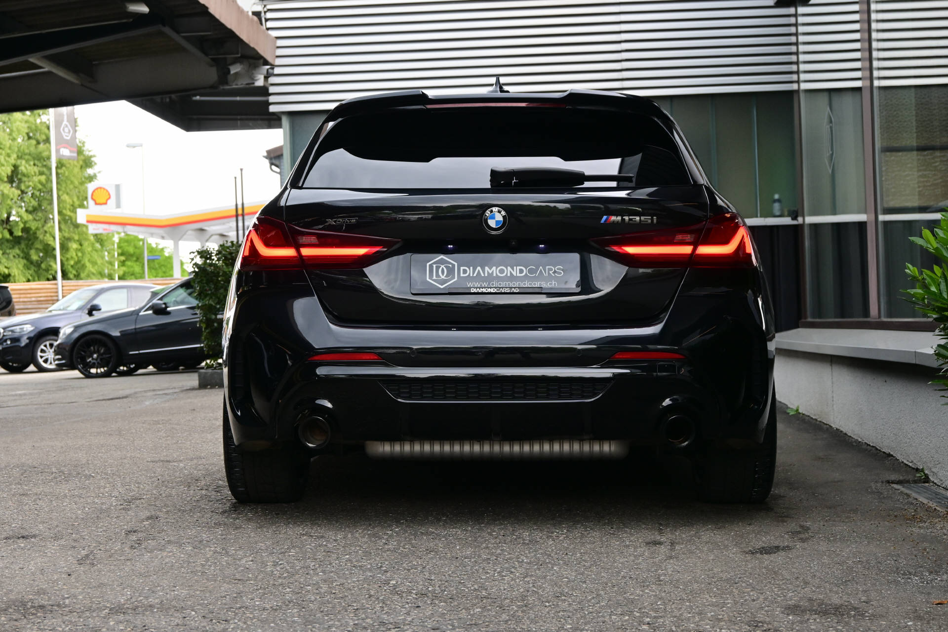 BMW M135i xDrive **M-Performance**-image-5