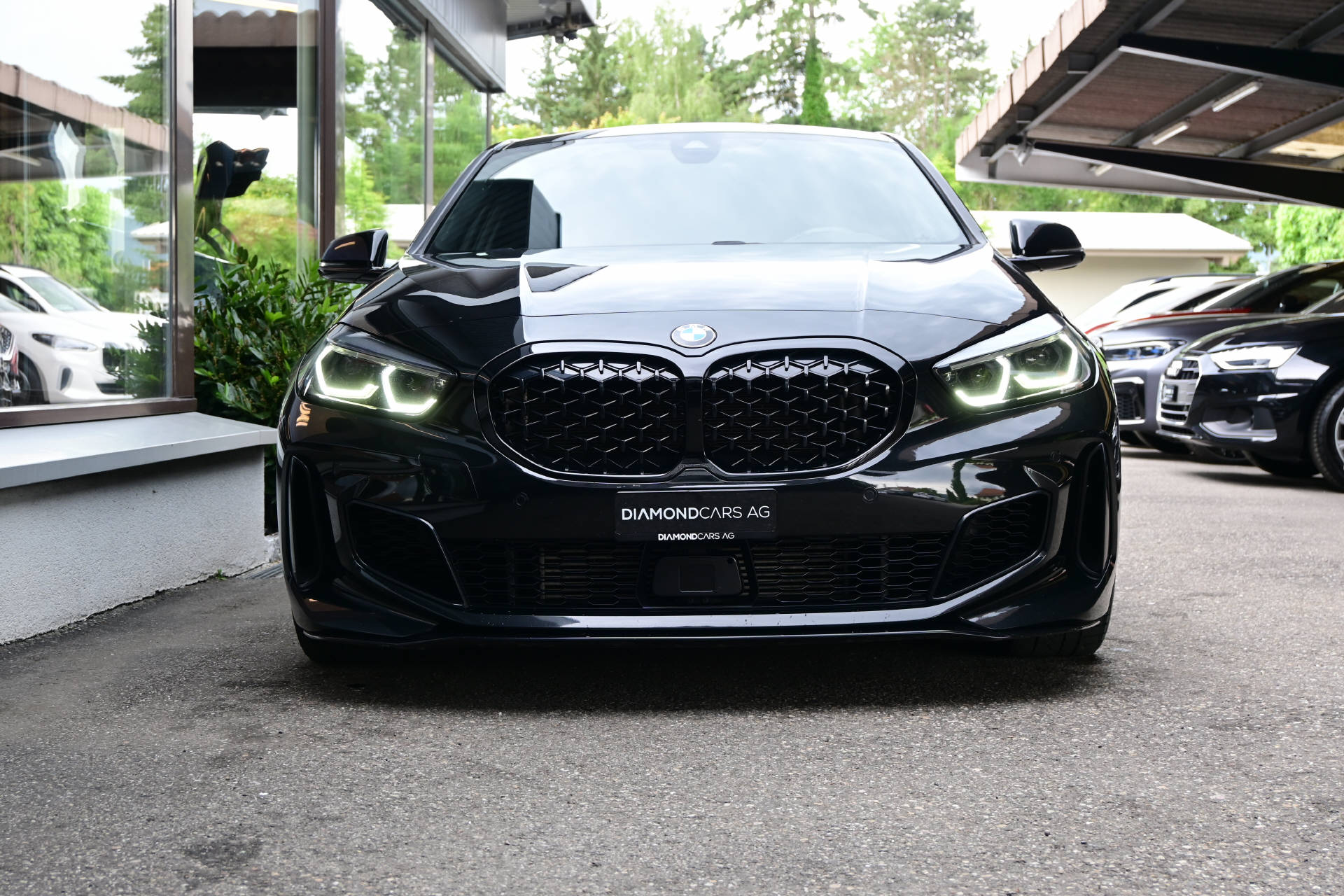 BMW M135i xDrive **M-Performance**-image-1