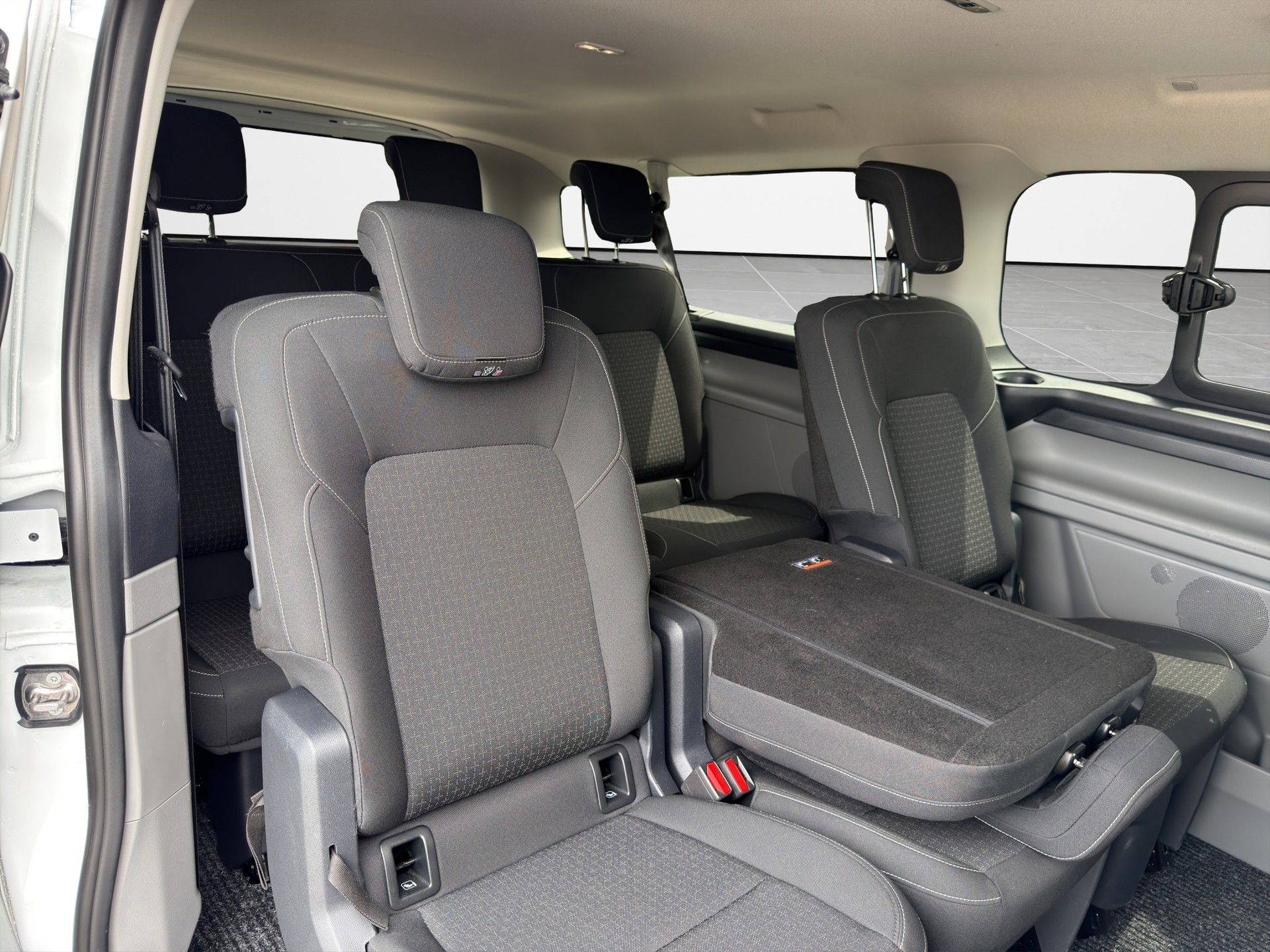 FORD Transit Custom Combi 320 L2H1 Trend Automat-image-12