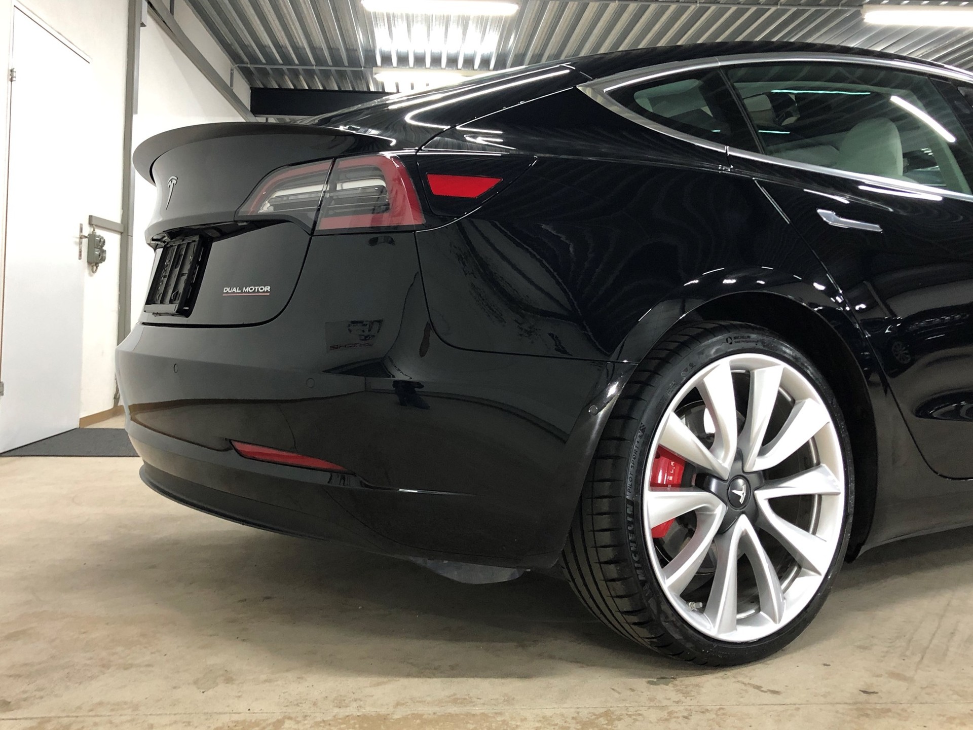 TESLA Model 3 Performance 513PS Dual Motor AWD / Autopilot 3.0 inkl. FSD-image-6