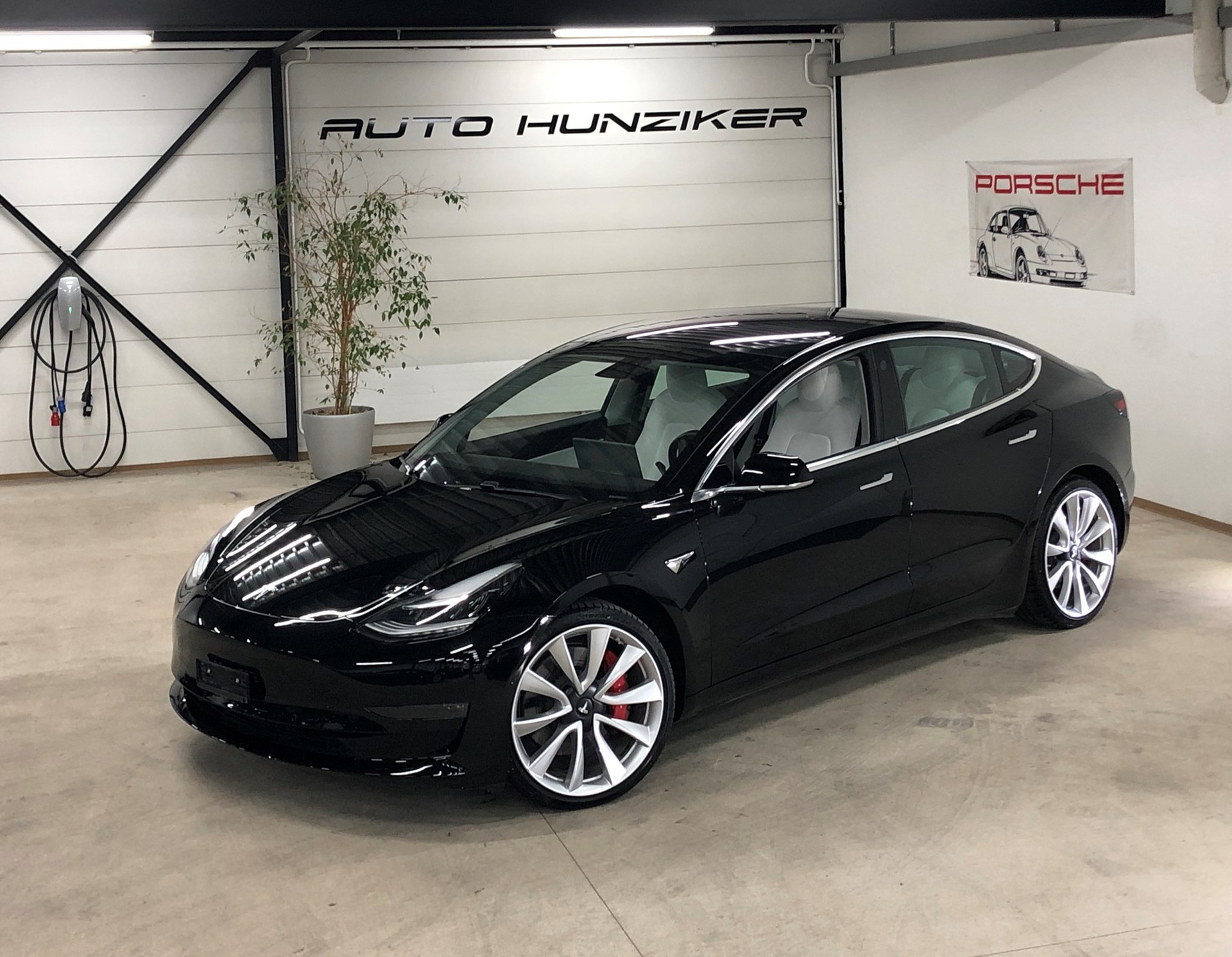 TESLA Model 3 Performance 513PS Dual Motor AWD / Autopilot 3.0 inkl. FSD-image-1