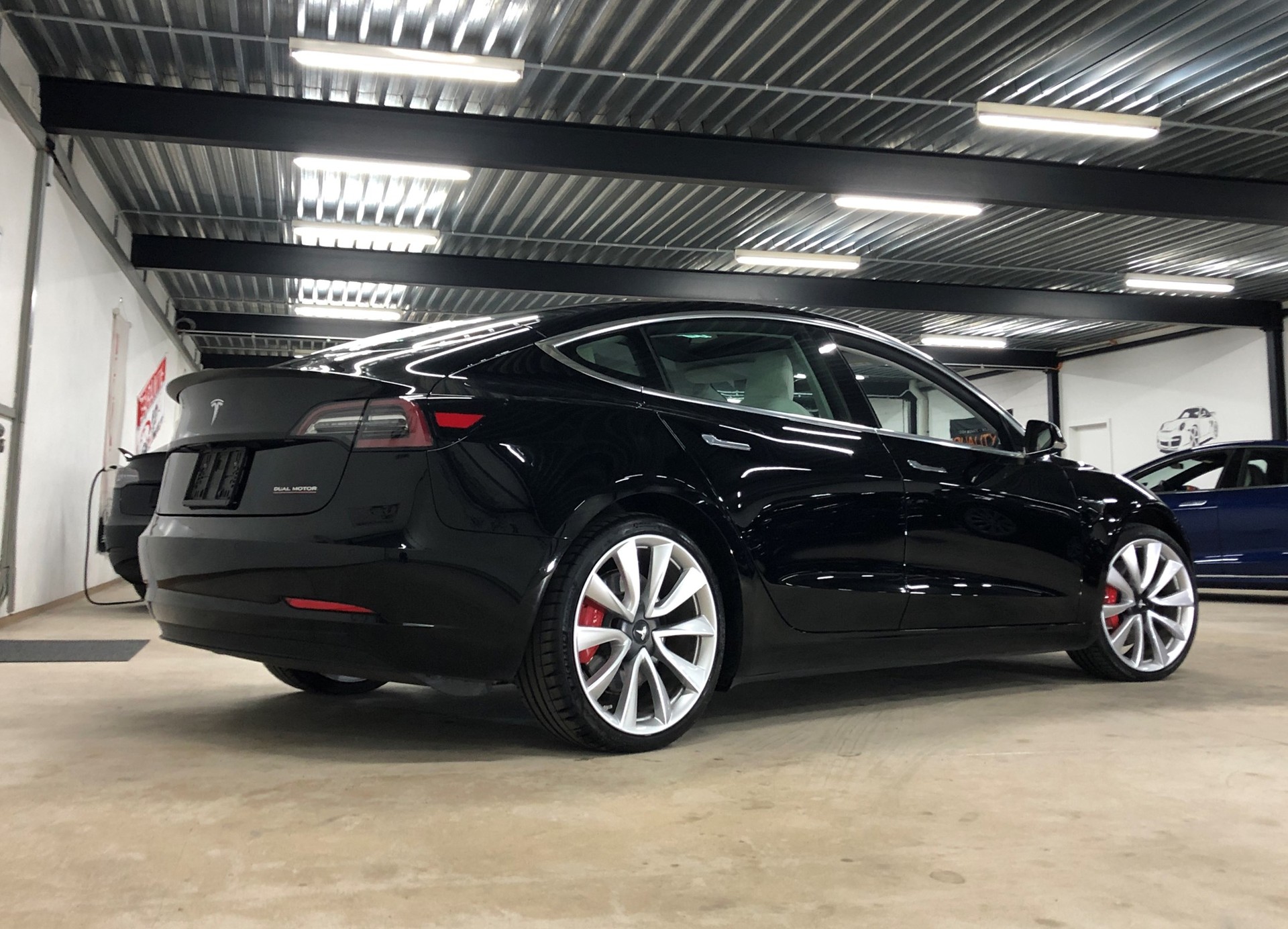 TESLA Model 3 Performance 513PS Dual Motor AWD / Autopilot 3.0 inkl. FSD-image-5