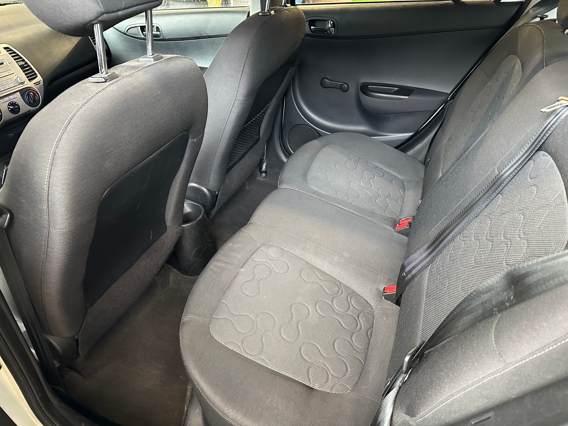 HYUNDAI i20 1.2 Comfort-image-12