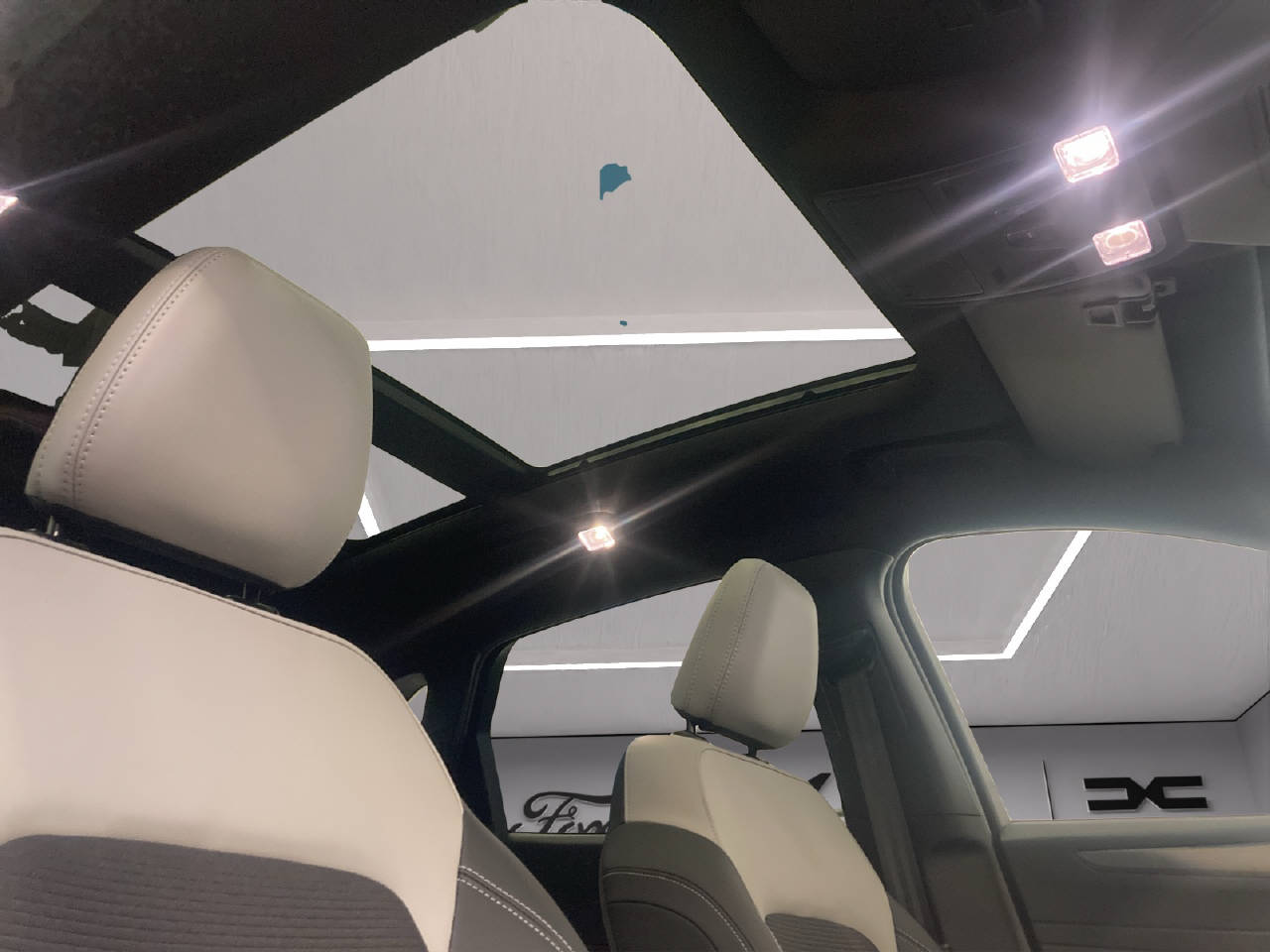 FORD Kuga 2.5 PHEV 242 PS Sound Edition-image-13