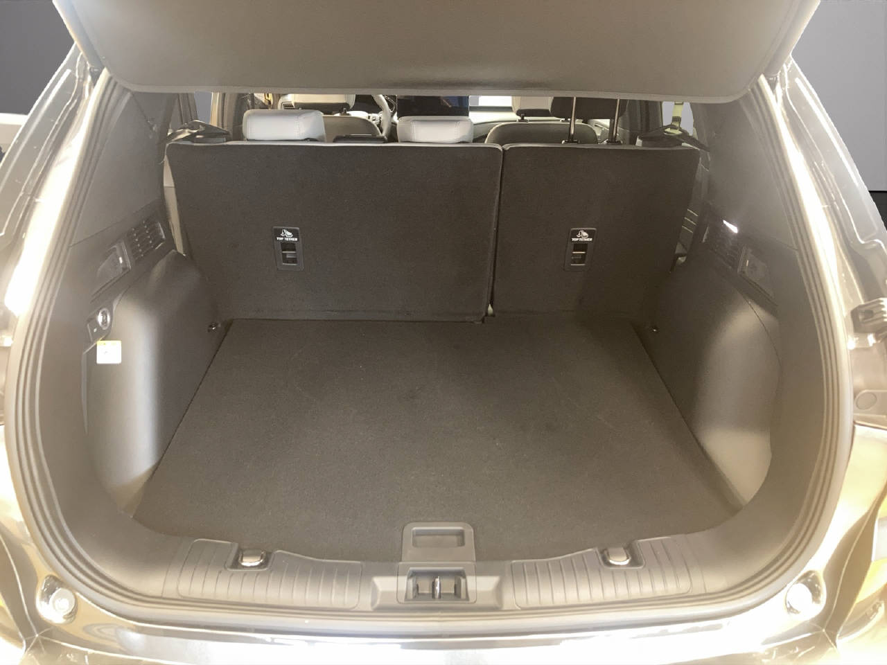 FORD Kuga 2.5 PHEV 242 PS Sound Edition-image-6