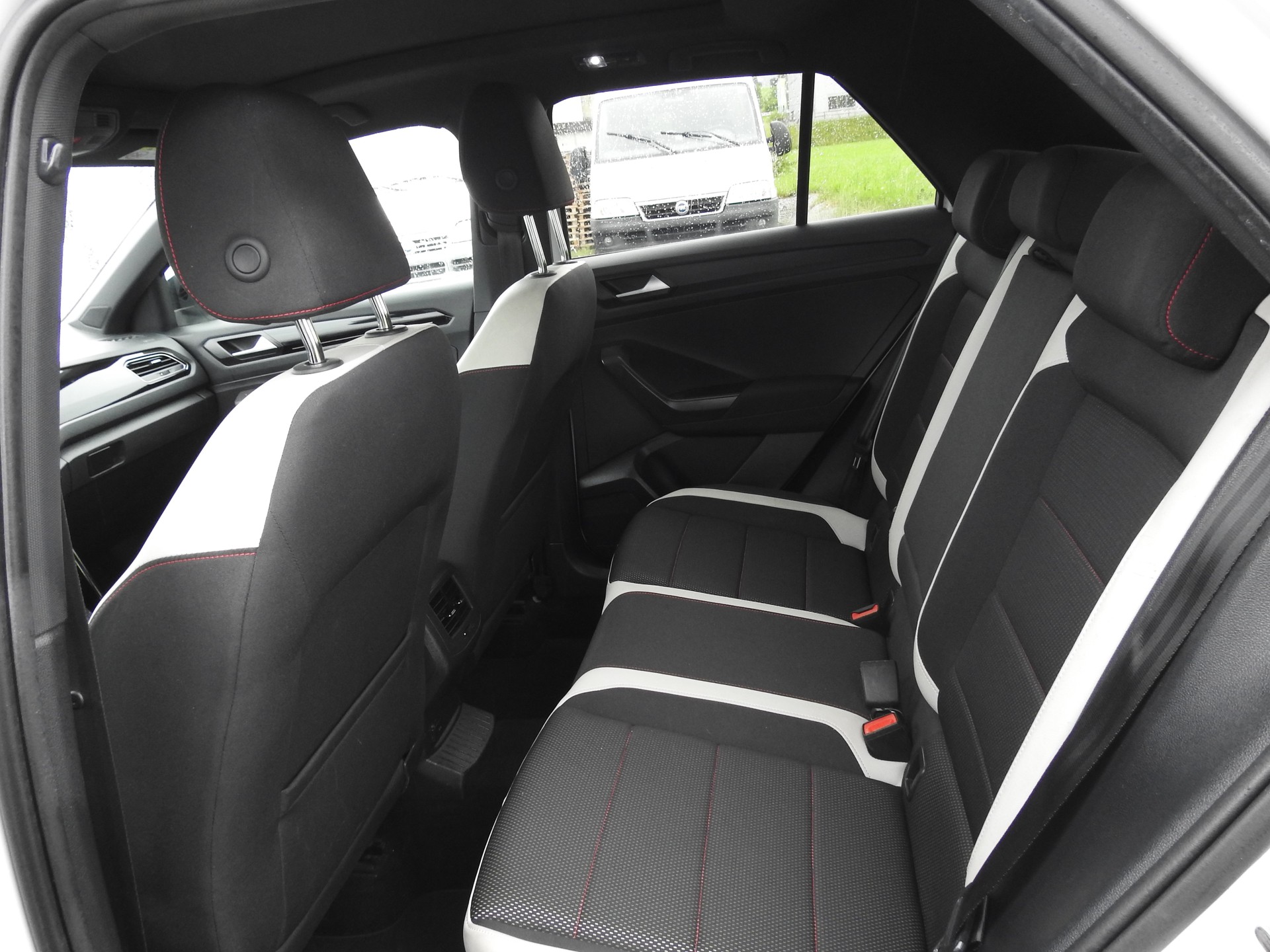 VW T-Roc 2.0 TDI SCR Sport DSG 4Motion-image-14