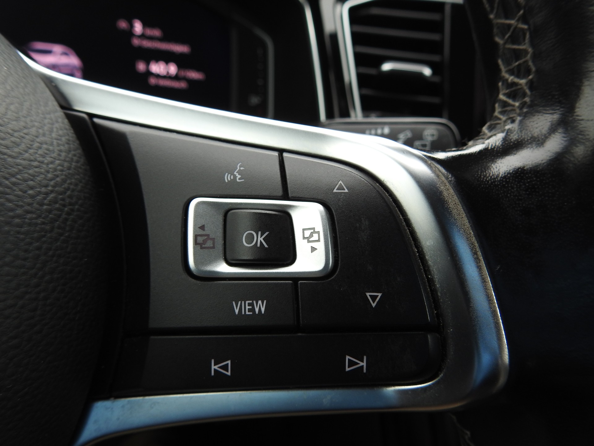 VW T-Roc 2.0 TDI SCR Sport DSG 4Motion-image-23