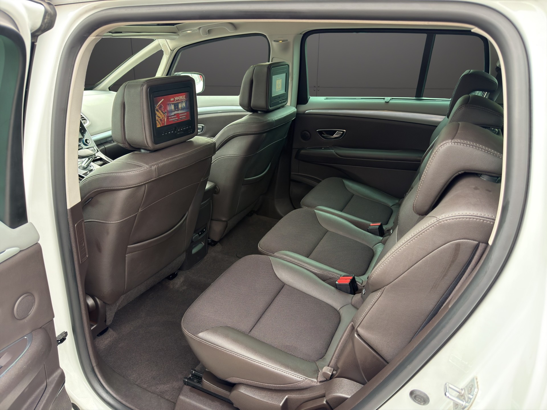 RENAULT Espace 1.6 dCi Intens EDC-image-21