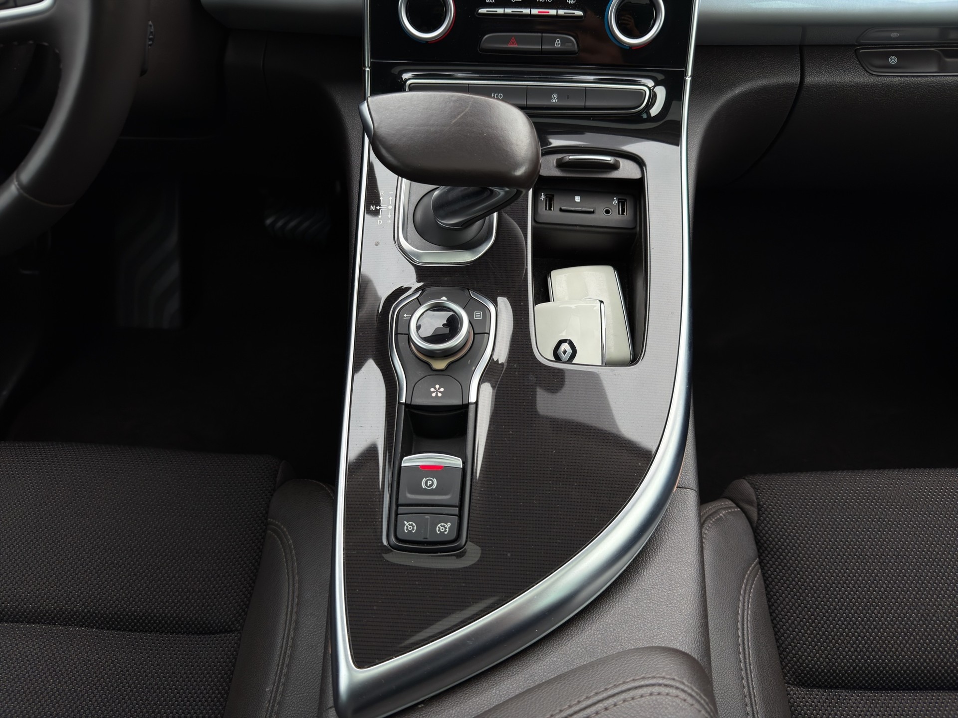 RENAULT Espace 1.6 dCi Intens EDC-image-14