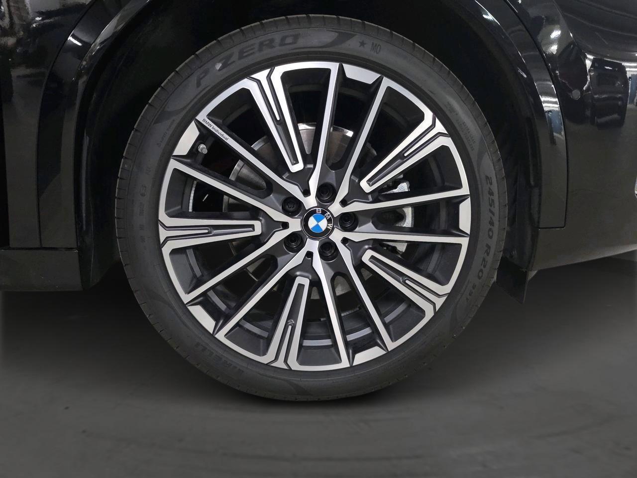 BMW iX2 30 xDrive M Sport-image-8