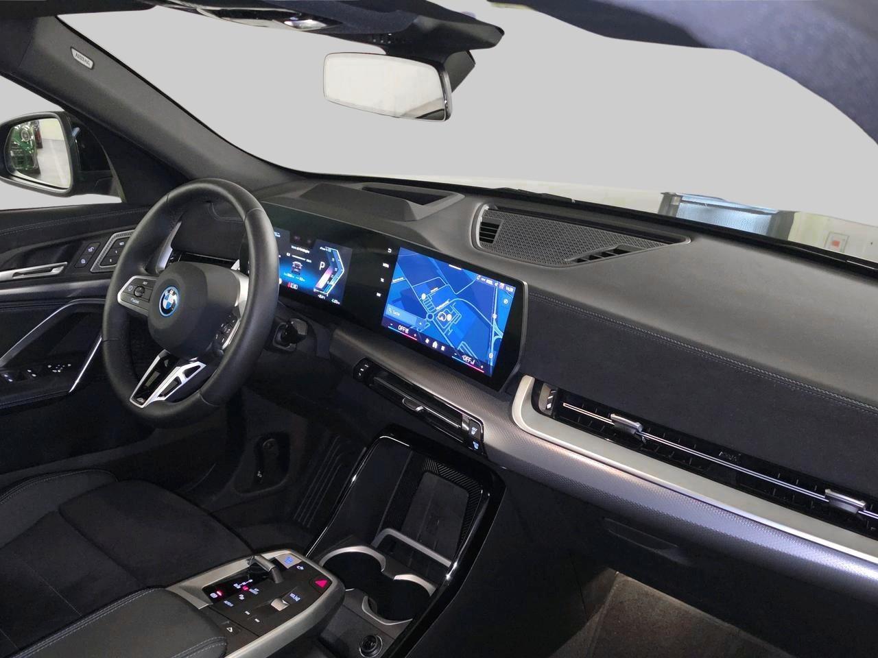 BMW iX2 30 xDrive M Sport-image-10