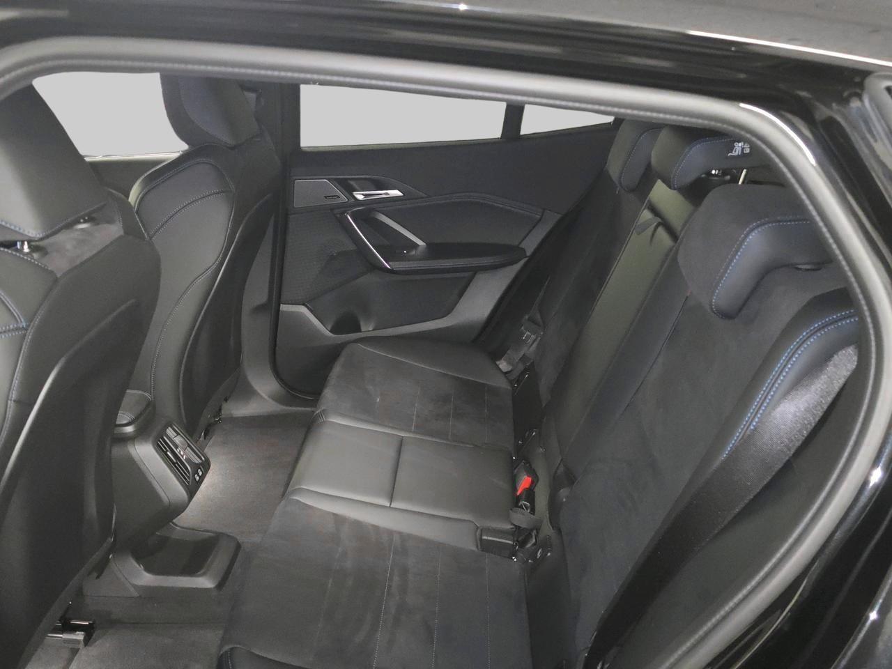 BMW iX2 30 xDrive M Sport-image-21