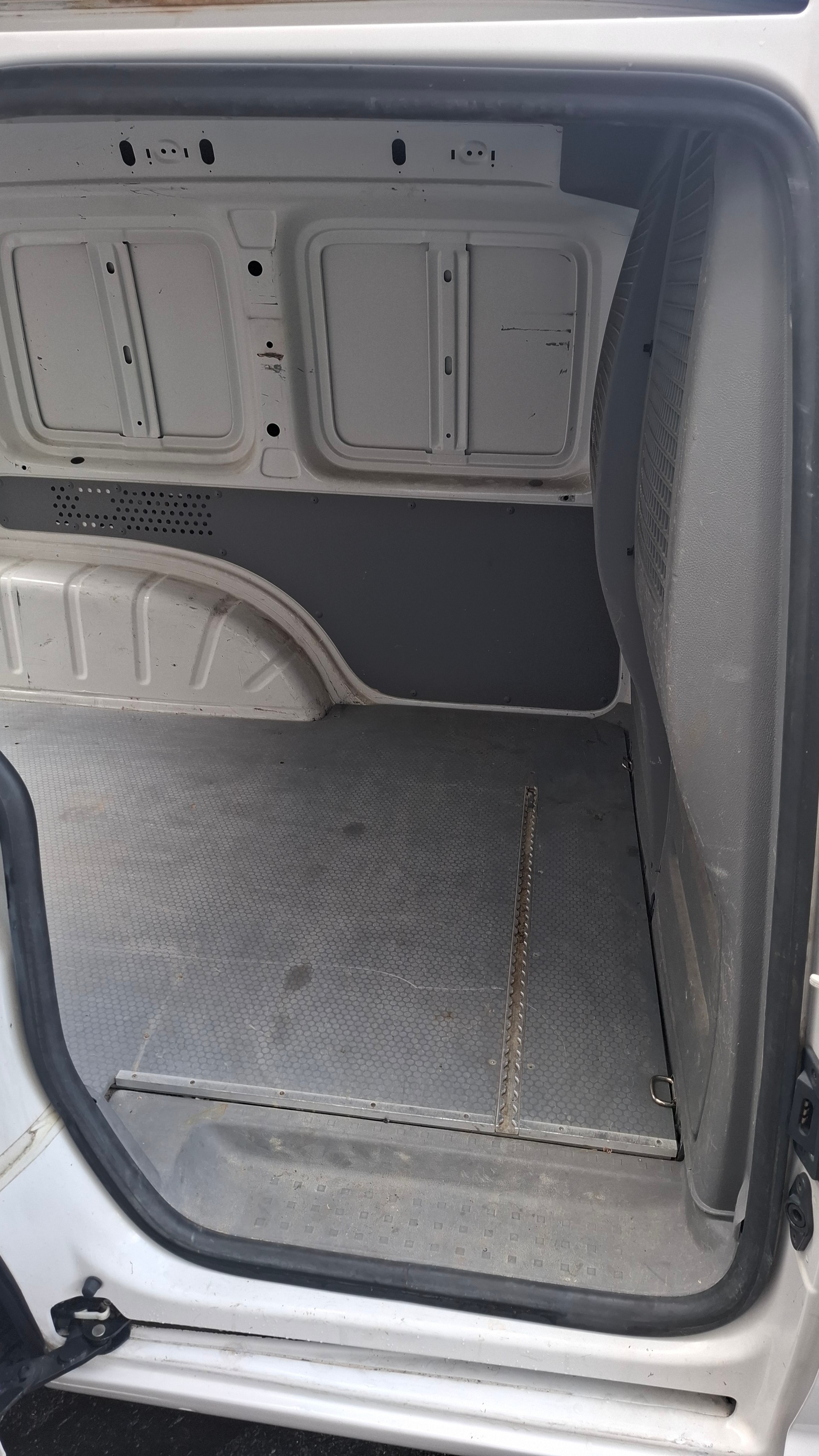 VW Caddy 2.0 EcoFuel-image-22
