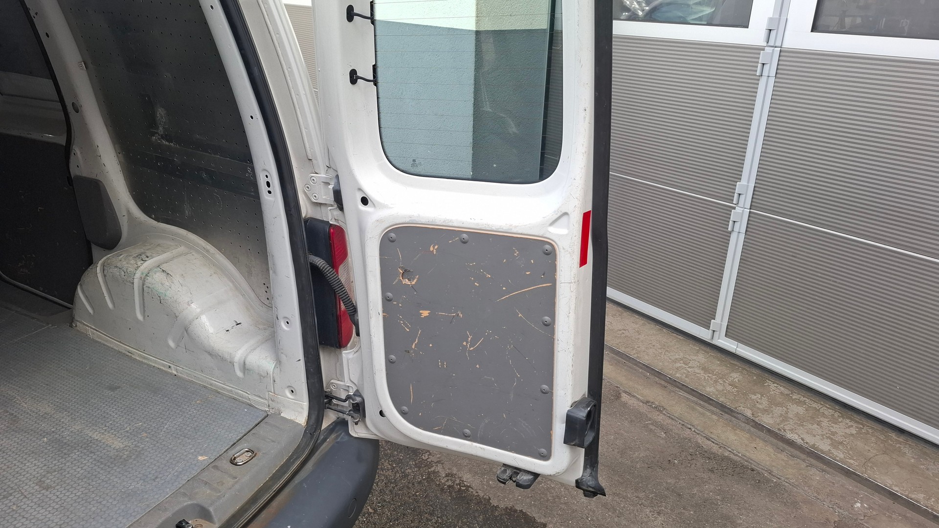 VW Caddy 2.0 EcoFuel-image-19
