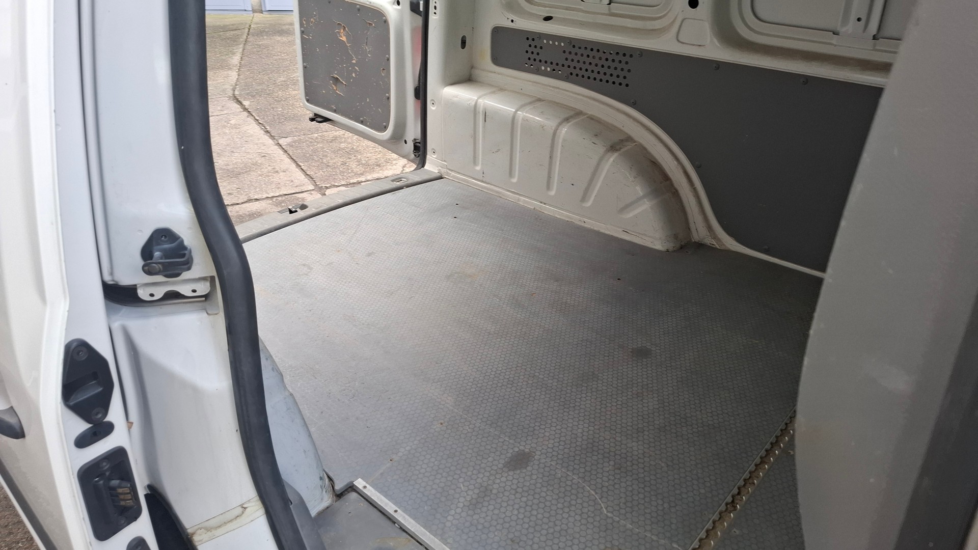 VW Caddy 2.0 EcoFuel-image-24