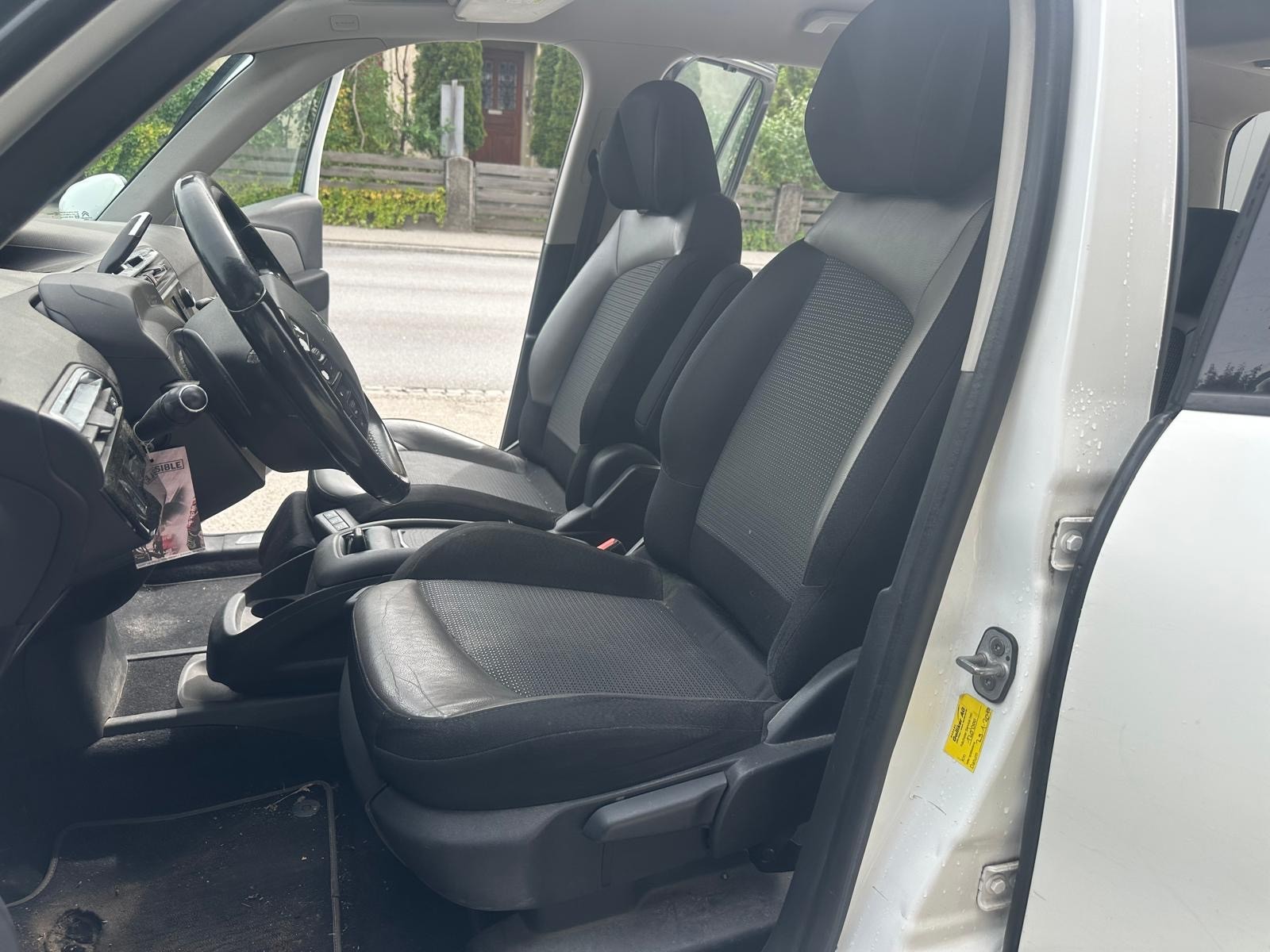 CITROEN Grand C4 Picasso 2.0 BlueHDi Séduction Automatic-image-8