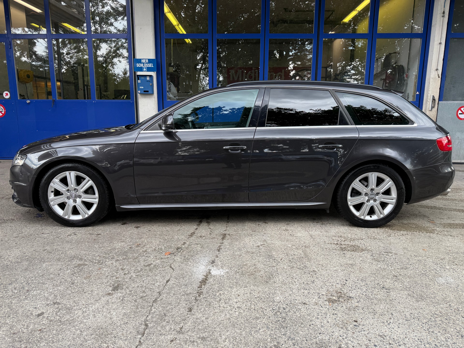 AUDI A4 Avant 3.0 TDI quattro tiptronic-showroom-element-1