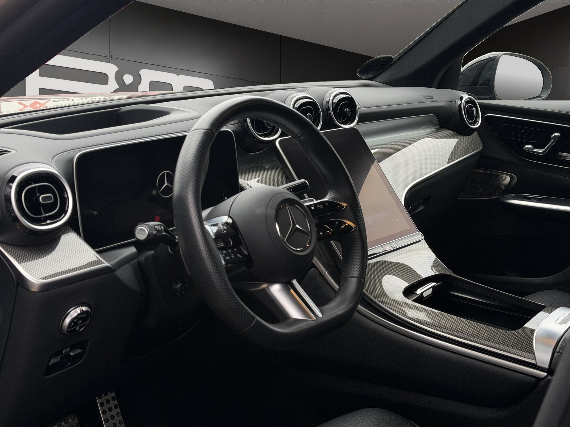 MERCEDES-BENZ GLC 300 d 4Matic AMG Line 9G-Tronic-image-7