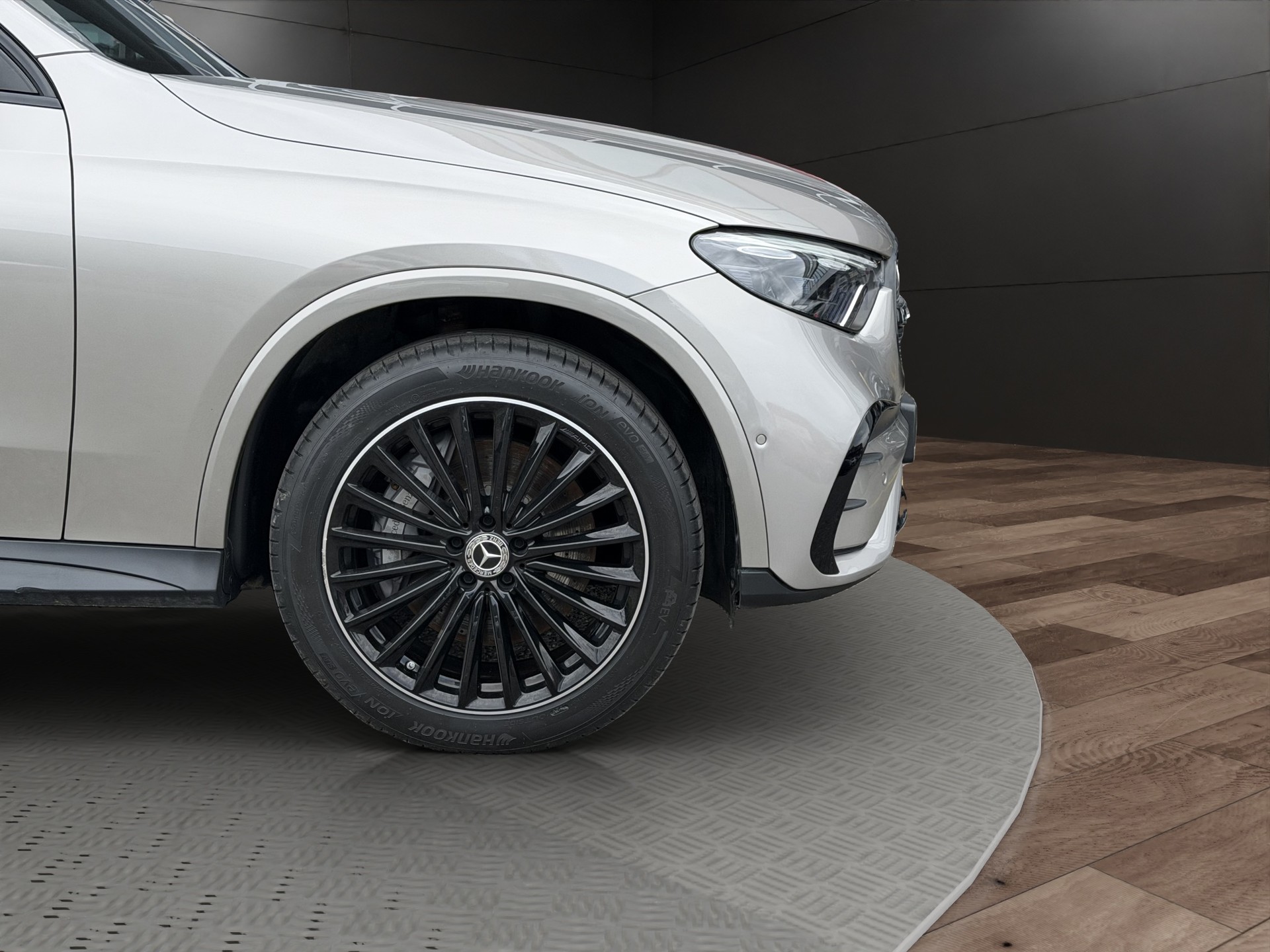 MERCEDES-BENZ GLC 300 d 4Matic AMG Line 9G-Tronic-image-2