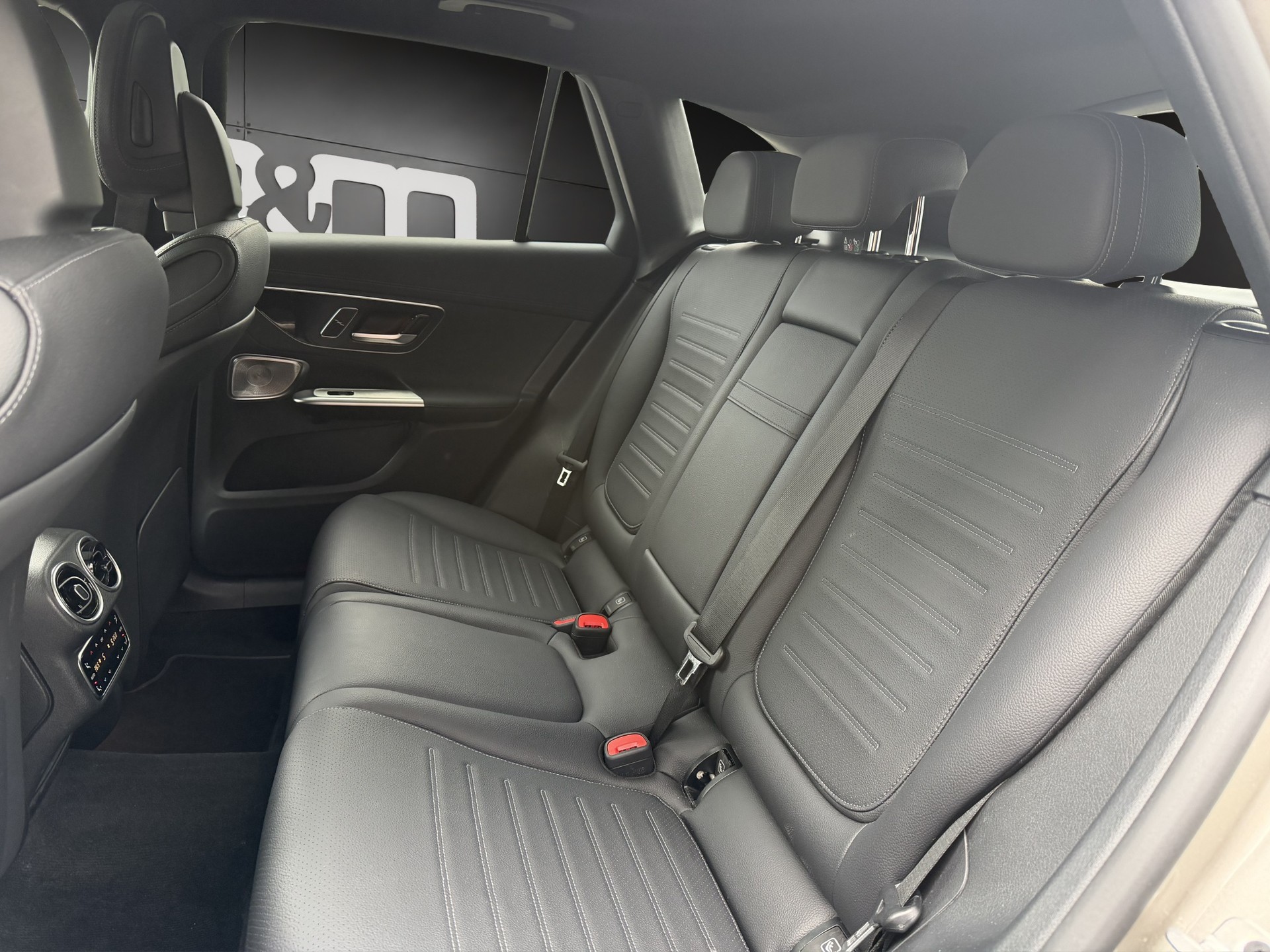 MERCEDES-BENZ GLC 300 d 4Matic AMG Line 9G-Tronic-image-9
