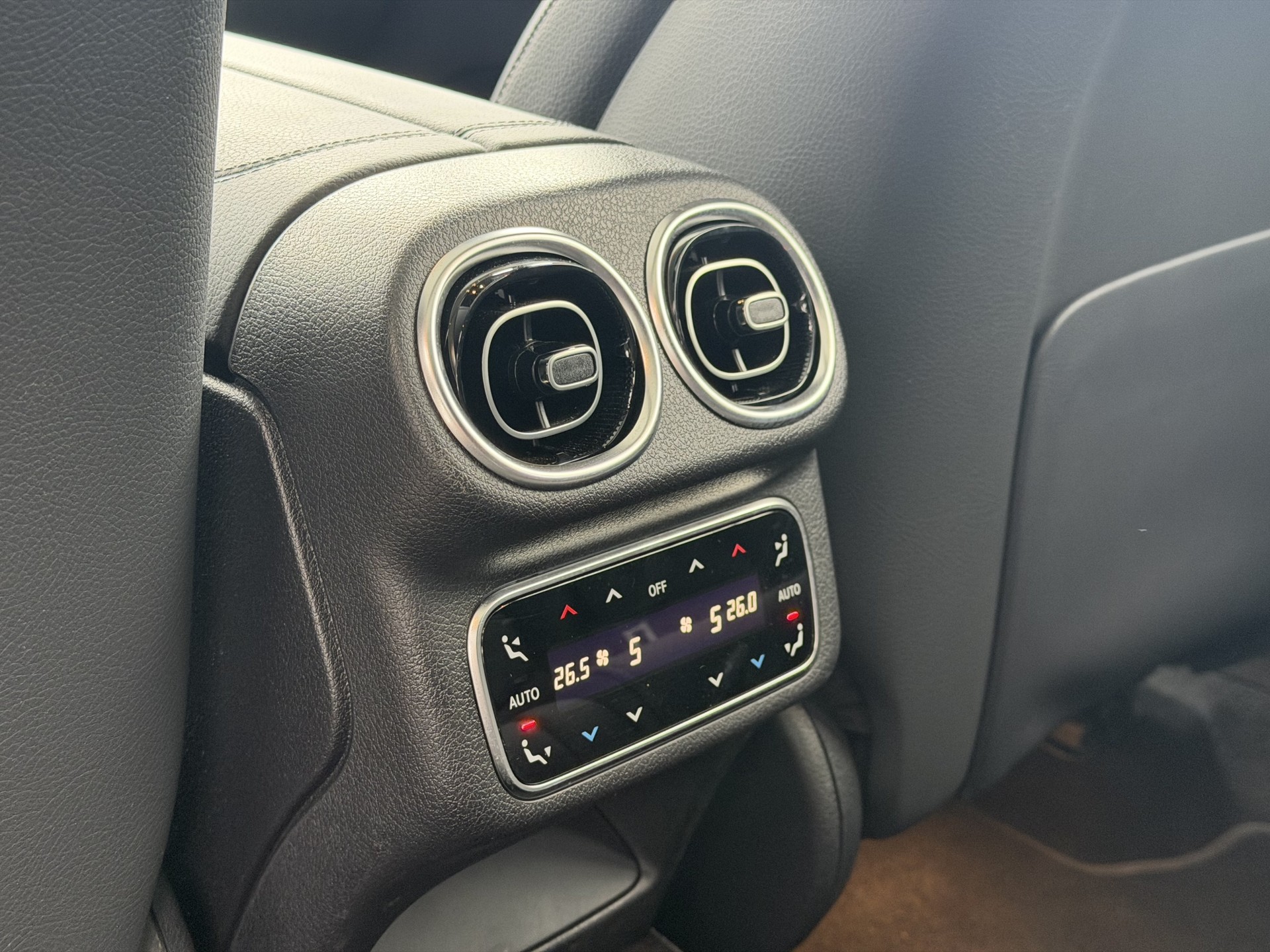 MERCEDES-BENZ GLC 300 d 4Matic AMG Line 9G-Tronic-image-14
