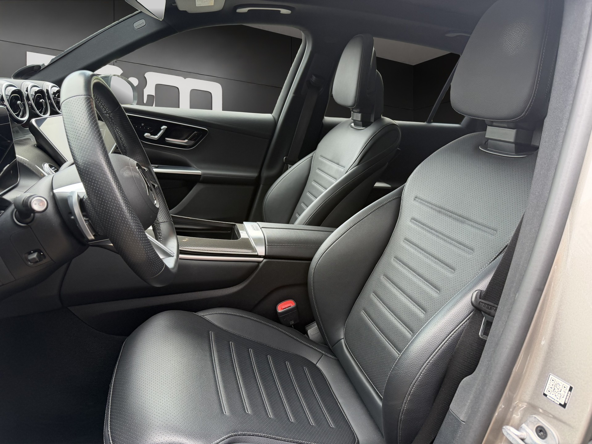 MERCEDES-BENZ GLC 300 d 4Matic AMG Line 9G-Tronic-image-8
