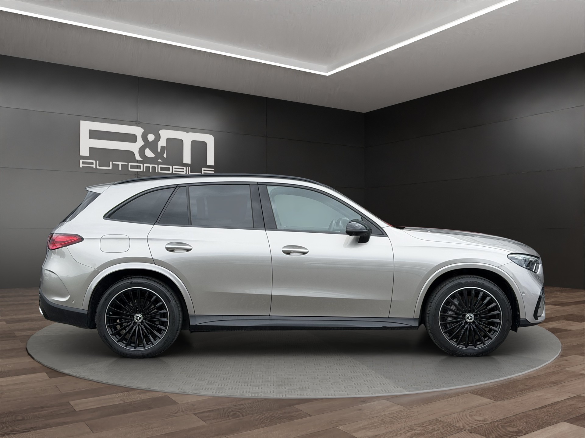 MERCEDES-BENZ GLC 300 d 4Matic AMG Line 9G-Tronic-image-3