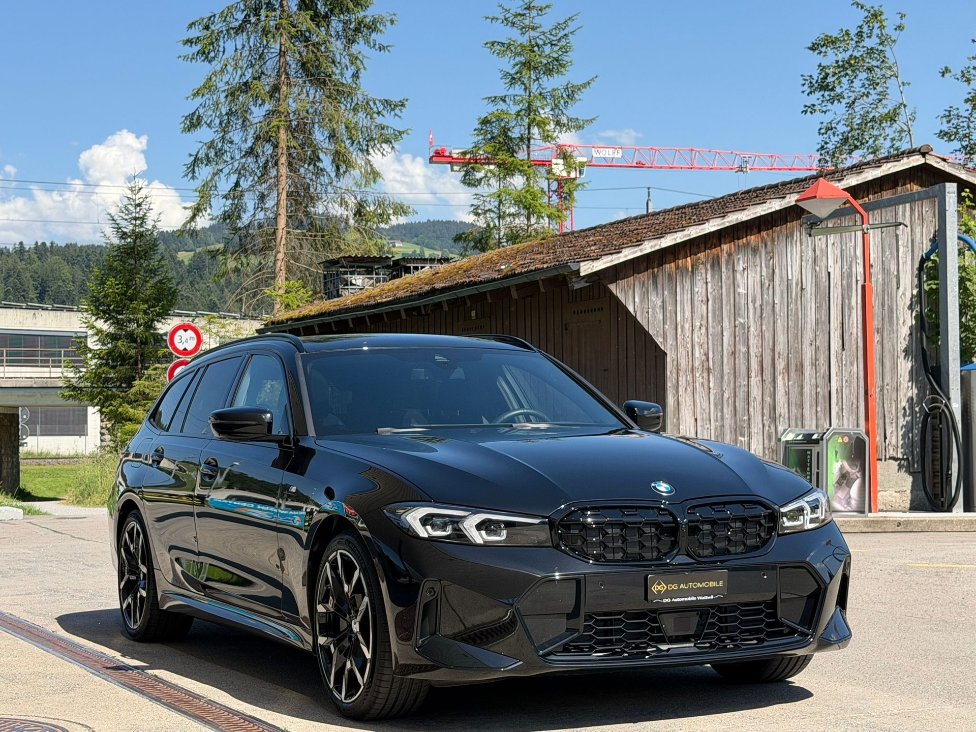 BMW 330i Touring xDrive Steptronic M Sport *Elektr. Anhängerkupplung**Panoramadach**Shadow-Line**Live Cockpit**245PS**Modell 2025*-image-3