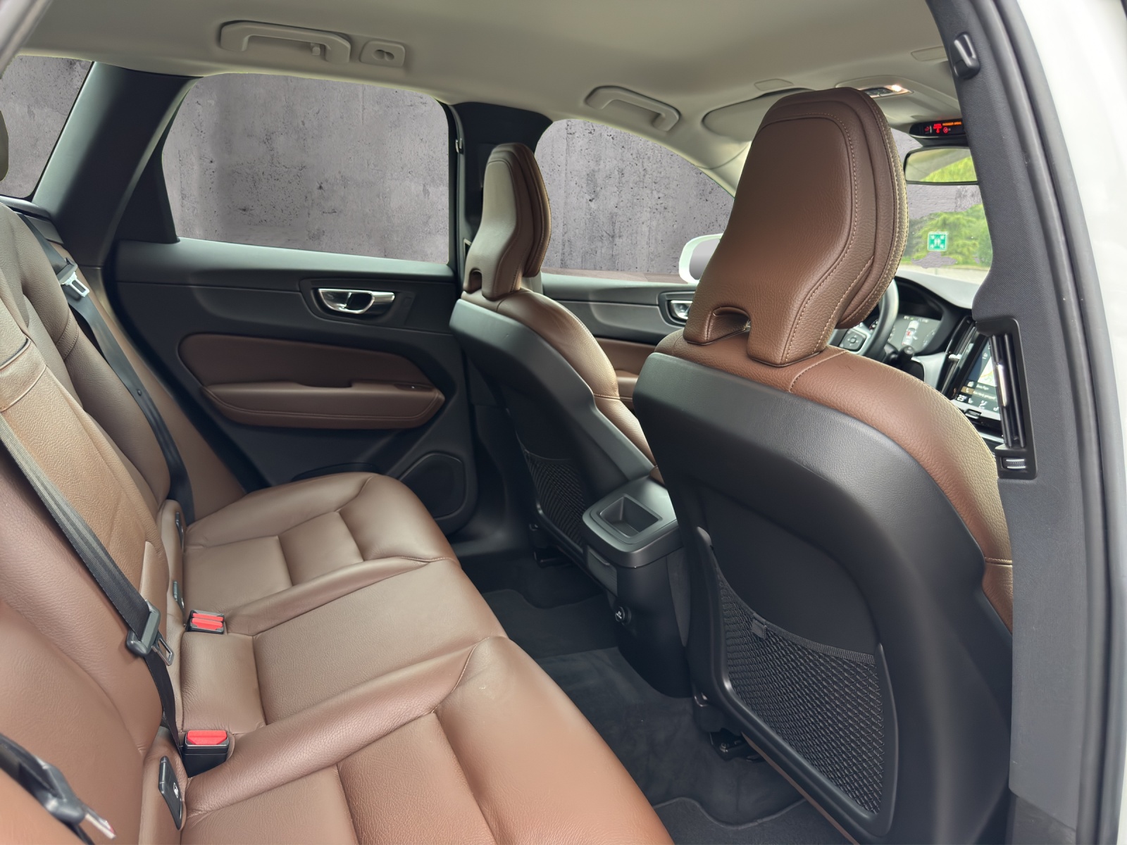 VOLVO XC60 D4 AWD Momentum Geartronic-image-14
