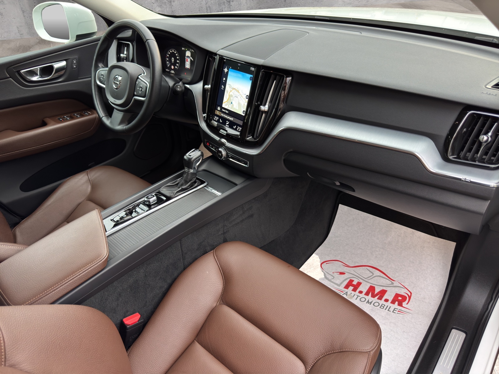 VOLVO XC60 D4 AWD Momentum Geartronic-image-10