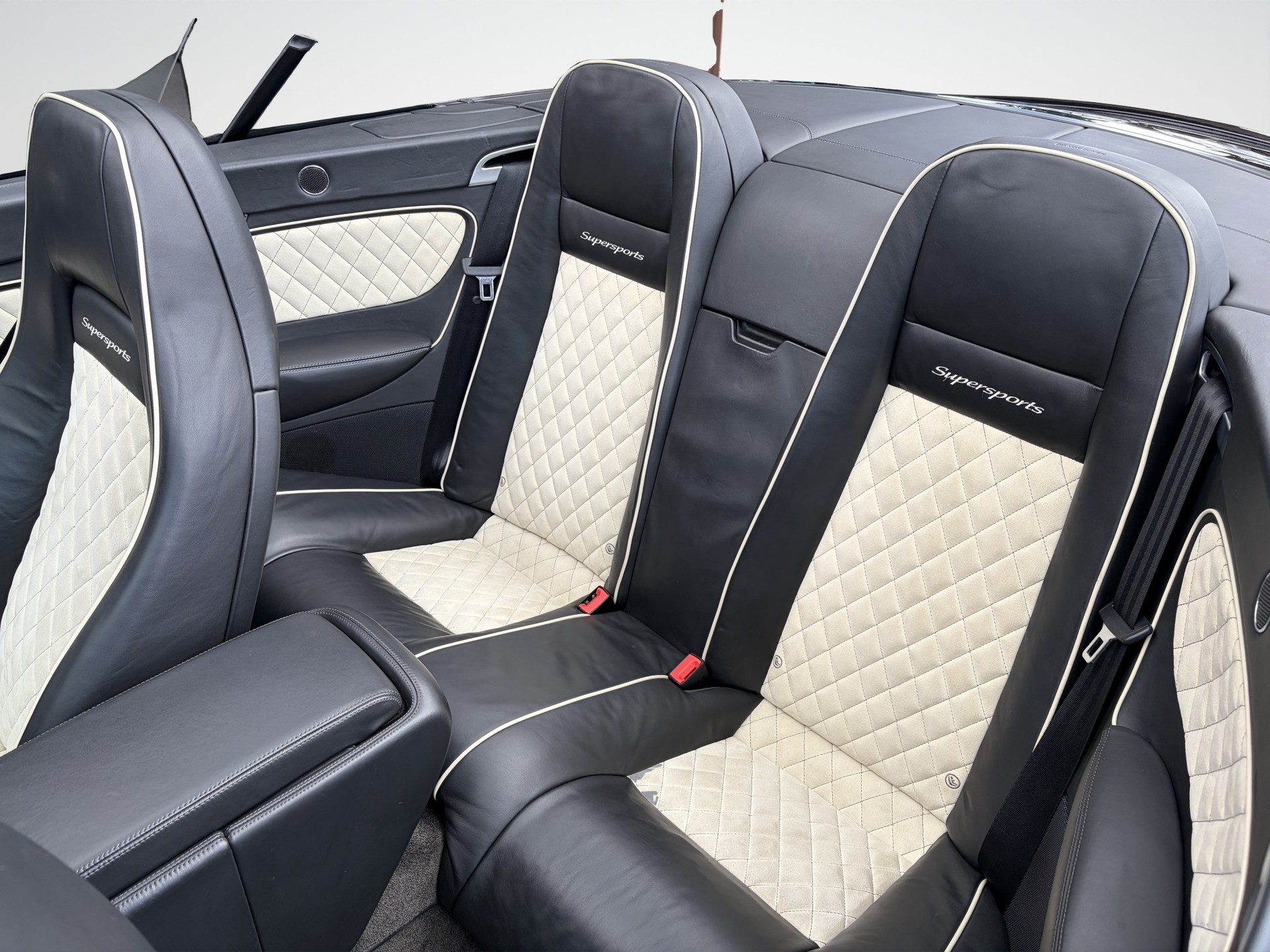 BENTLEY Continental Supersports Convertible 6.0-image-13