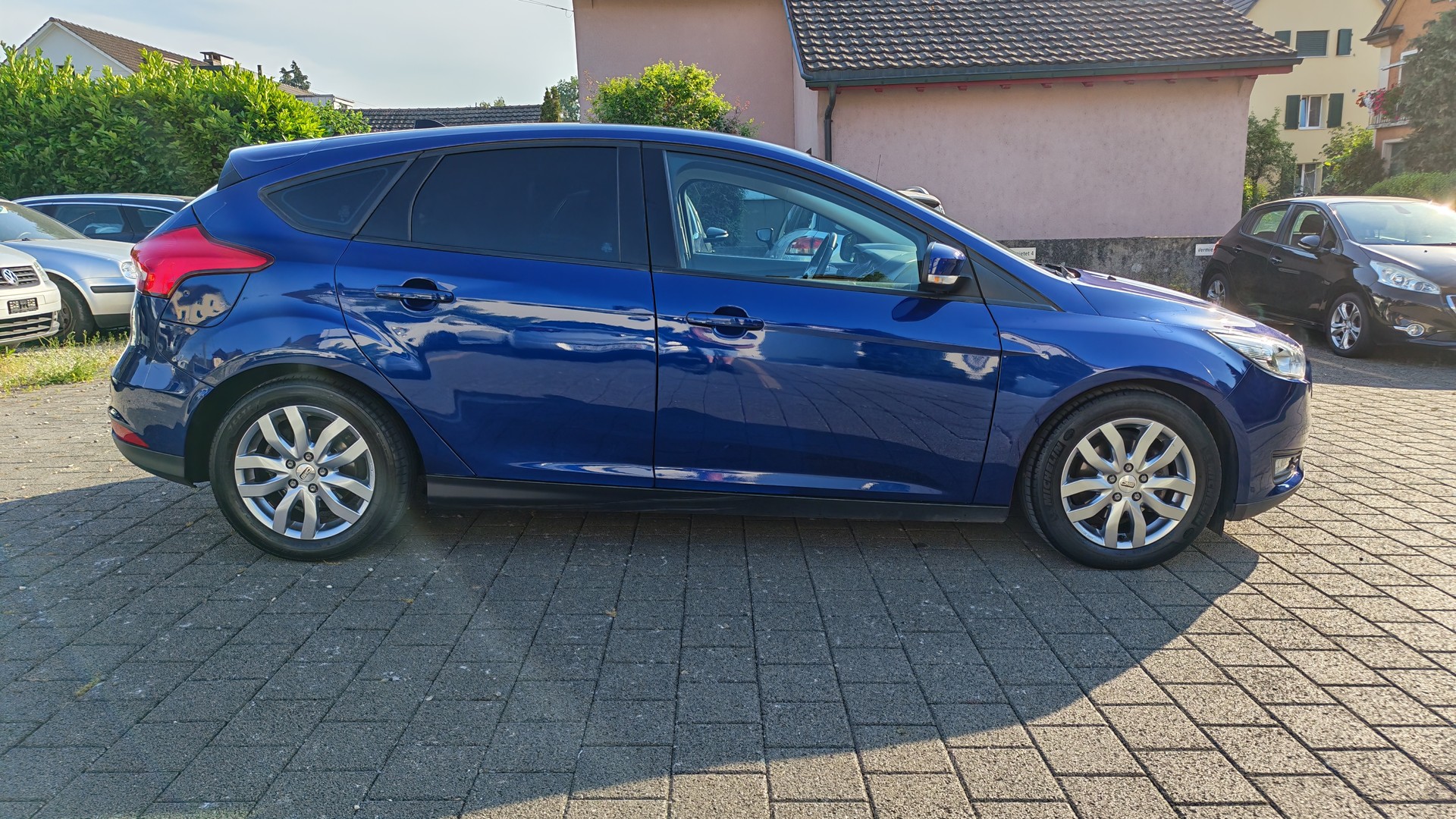FORD Focus 1.0 SCTi Business Automatic-image-1