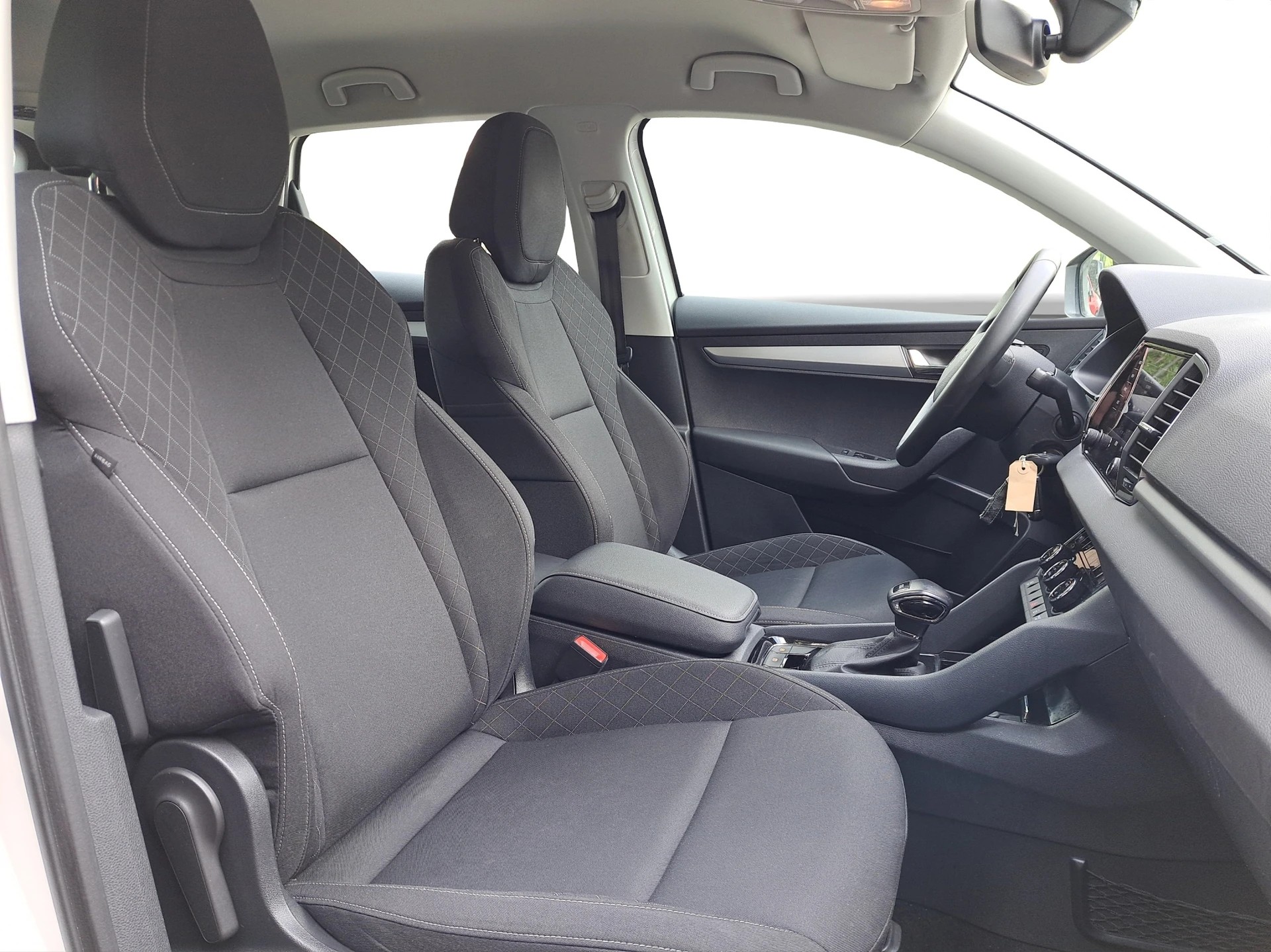 SKODA Karoq 1.0 TSI Ambition DSG-image-10