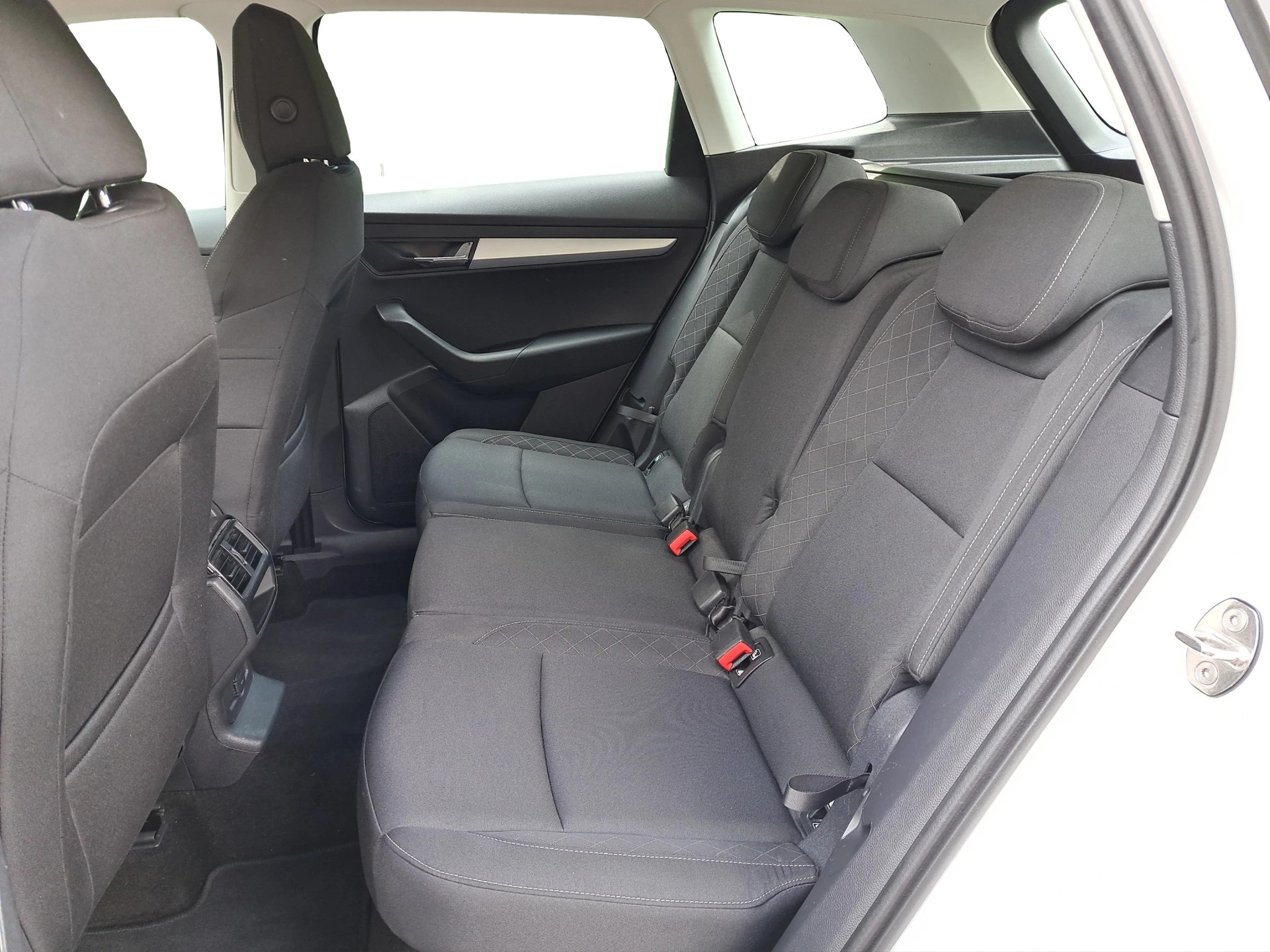 SKODA Karoq 1.0 TSI Ambition DSG-image-7