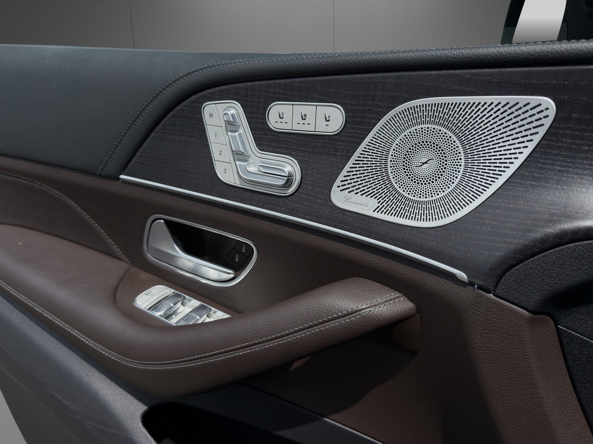 MERCEDES-BENZ GLS 580 4Matic AMG Line 9G-Tronic-image-17